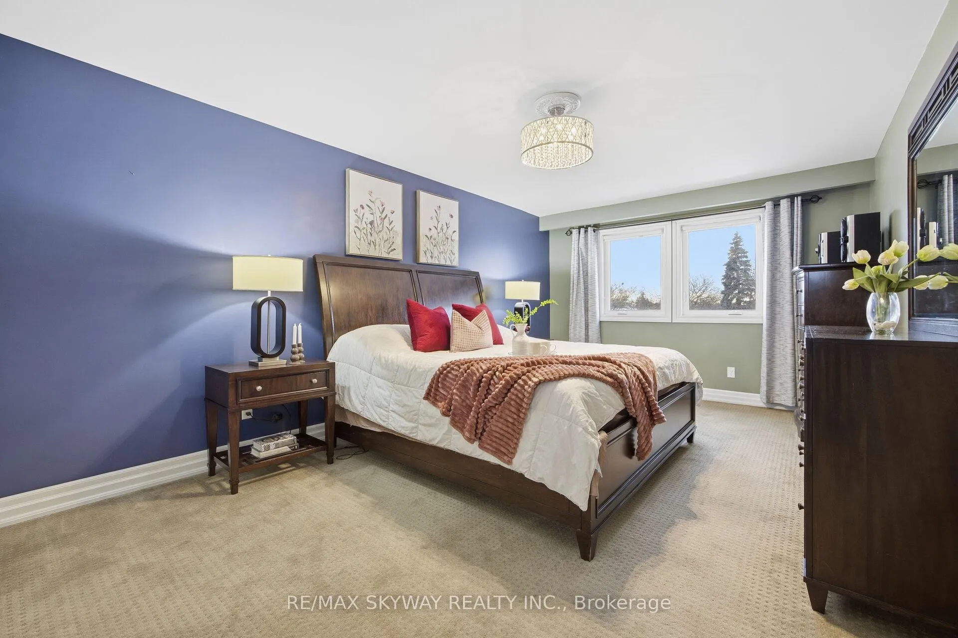 Photo 21 of 13 Mackay Street N, Brampton, Central Park — HOMEH