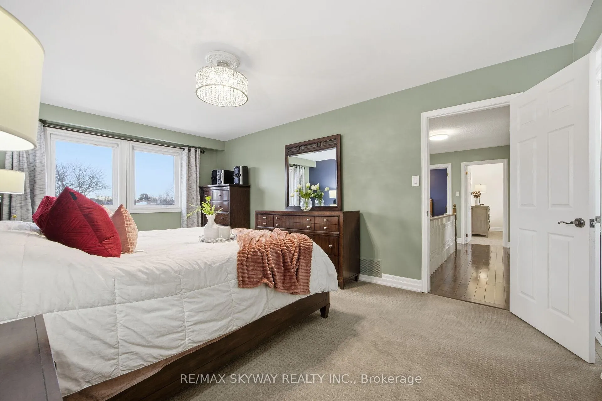 Photo 22 of 13 Mackay Street N, Brampton, Central Park — HOMEH