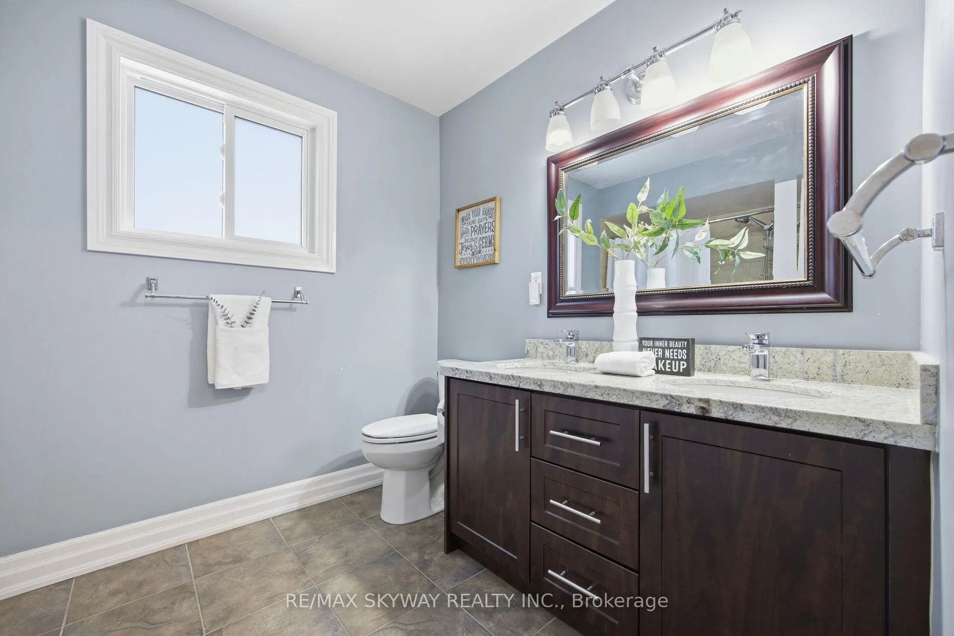 Photo 35 of 13 Mackay Street N, Brampton, Central Park — HOMEH
