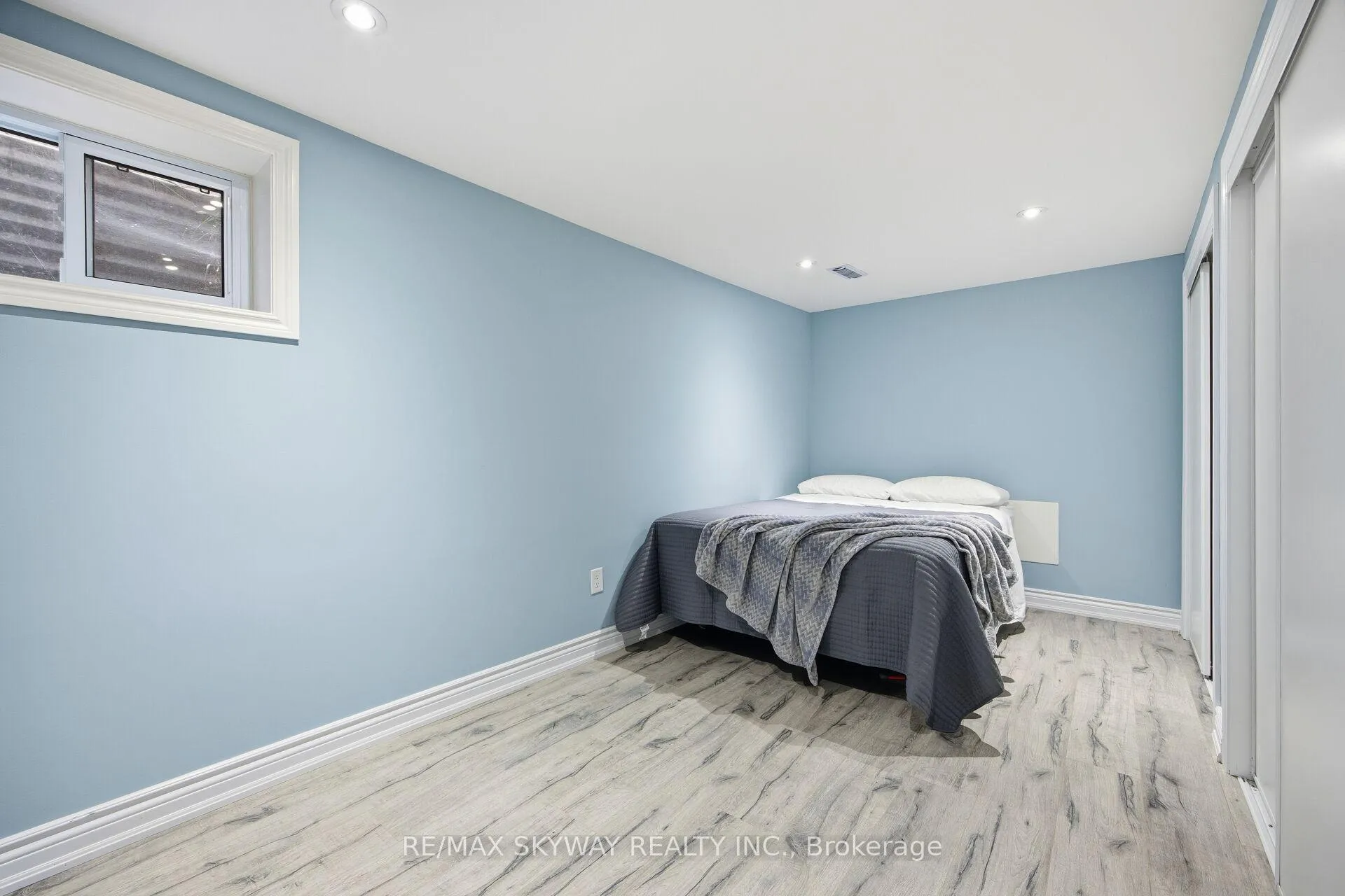 Photo 44 of 13 Mackay Street N, Brampton, Central Park — HOMEH