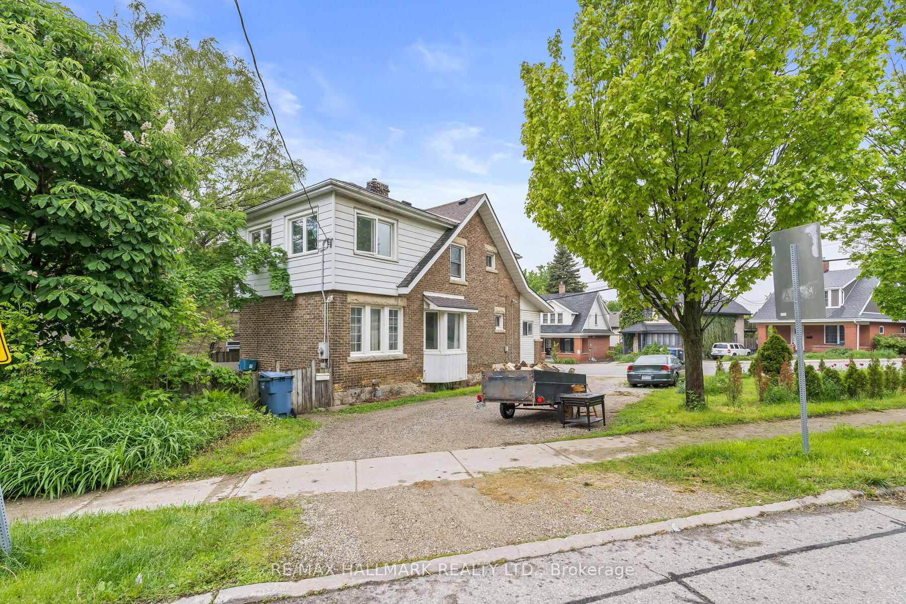 Photo 4 of 49 Eramosa Road, Guelph, St. George's — HOMEH