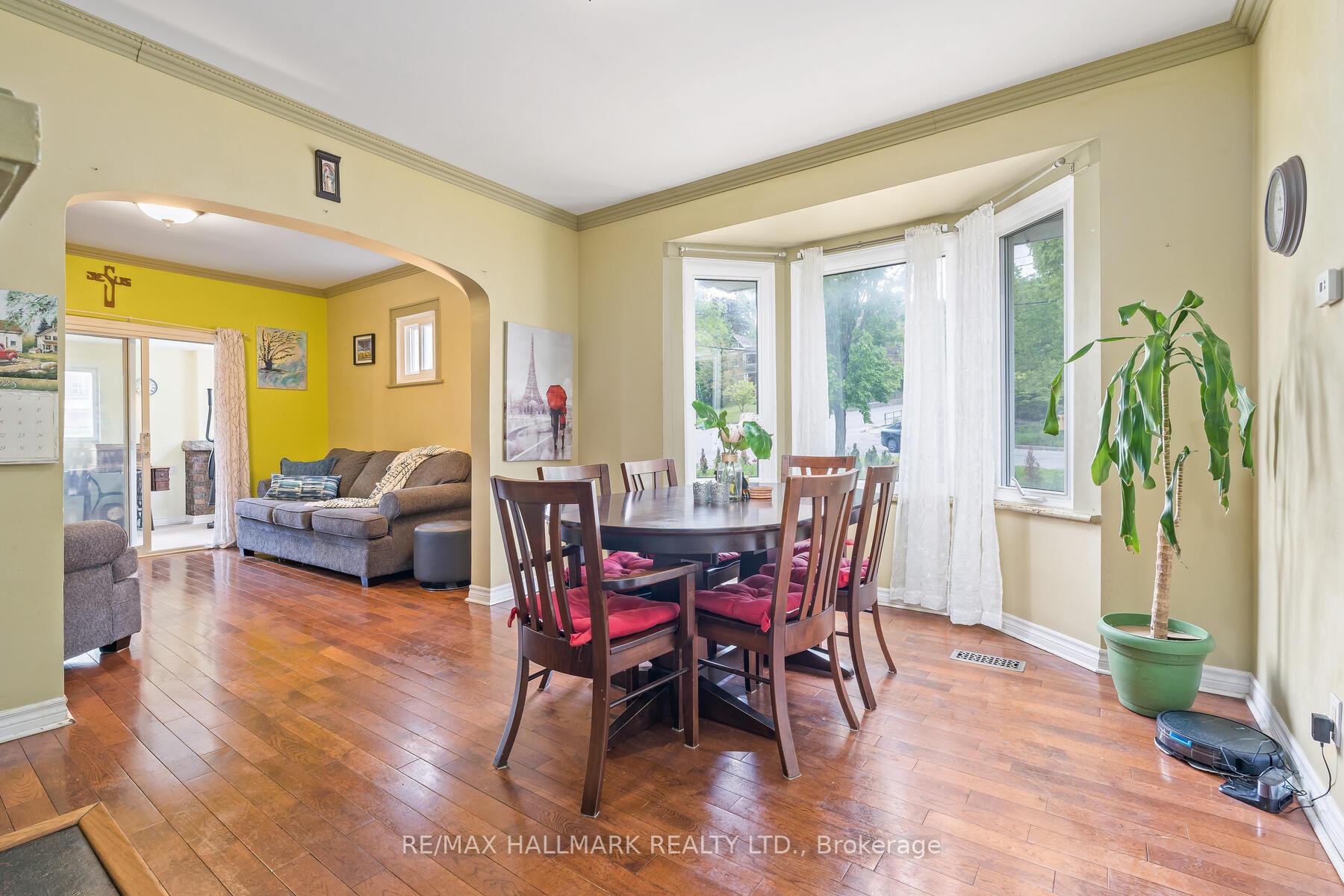 Photo 12 of 49 Eramosa Road, Guelph, St. George's — HOMEH
