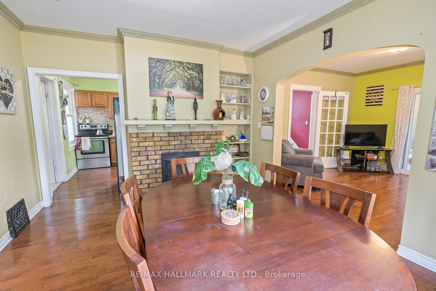 Photo 13 of 49 Eramosa Road, Guelph, St. George's — HOMEH