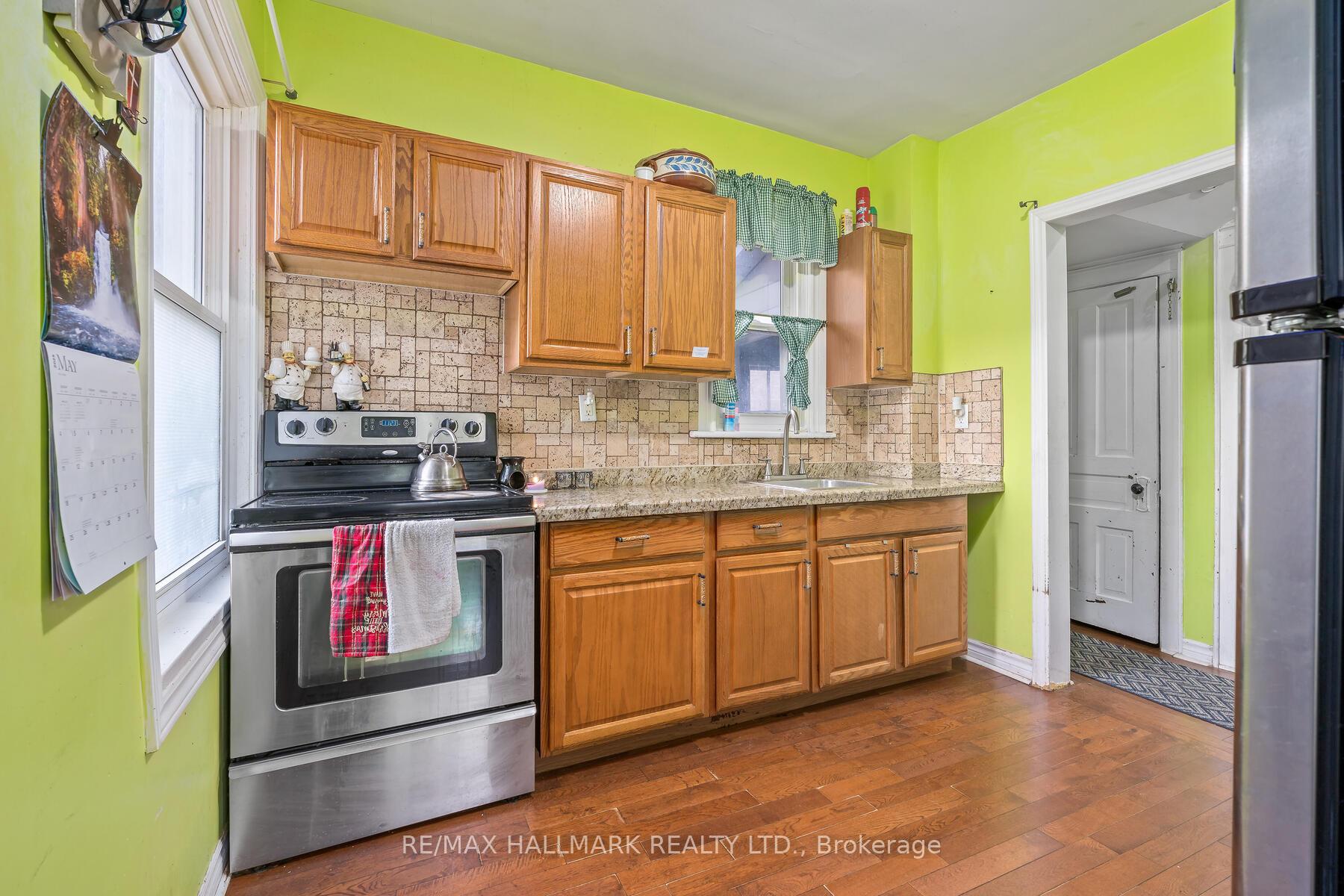 Photo 15 of 49 Eramosa Road, Guelph, St. George's — HOMEH