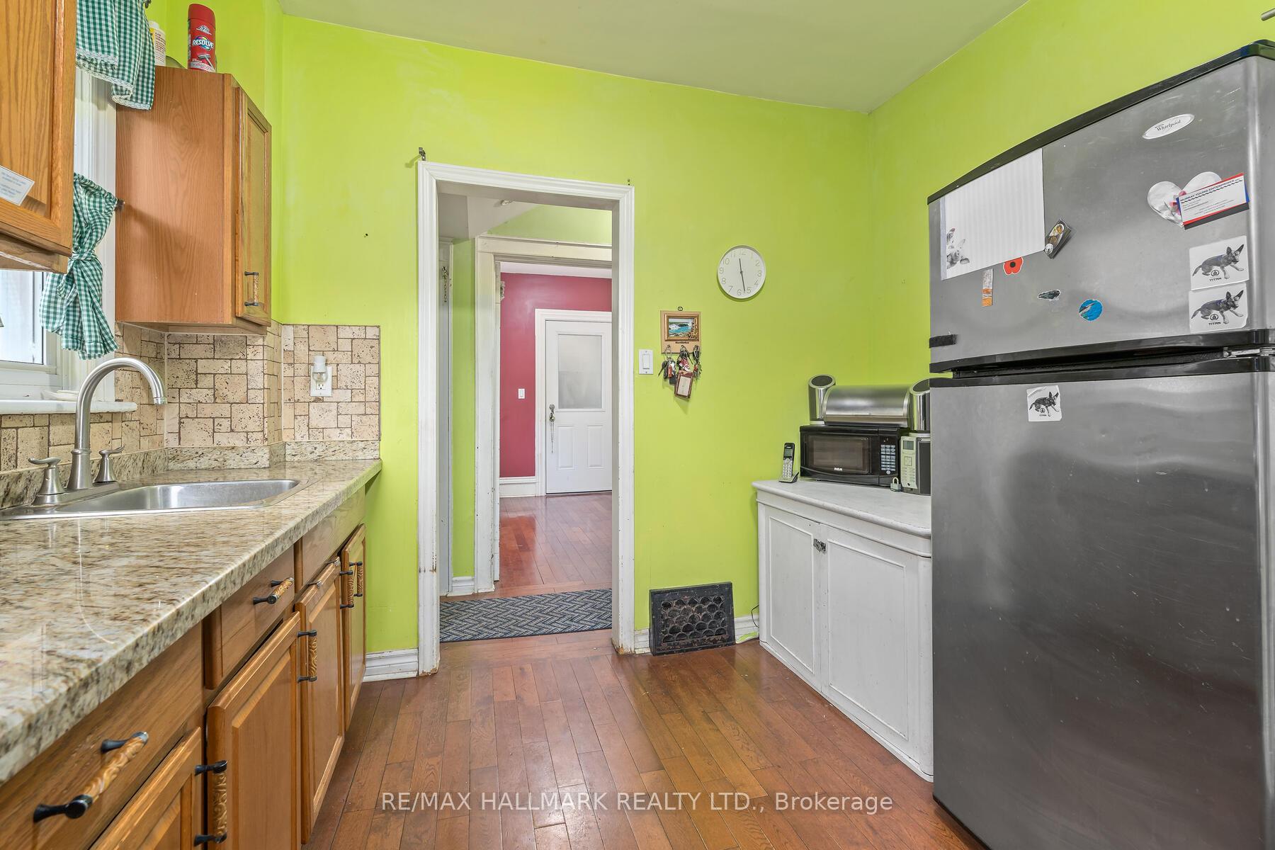Photo 17 of 49 Eramosa Road, Guelph, St. George's — HOMEH
