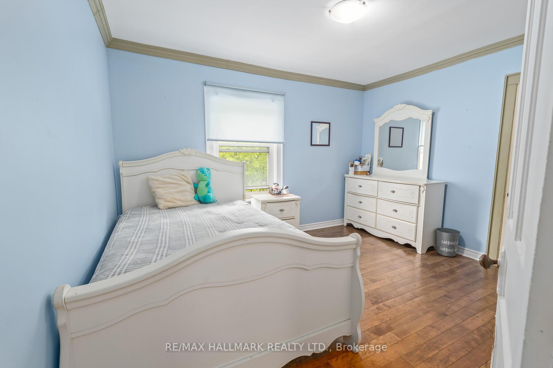 Photo 23 of 49 Eramosa Road, Guelph, St. George's — HOMEH