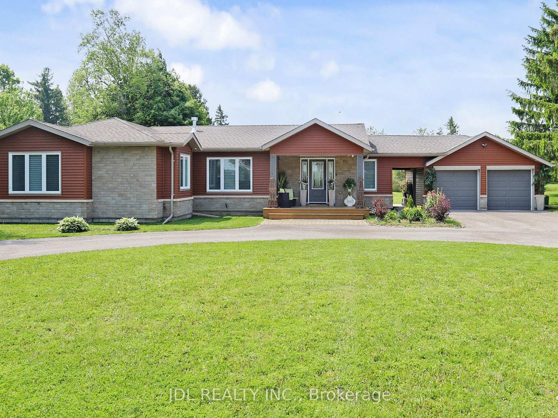 Front of 11 Hedge Road