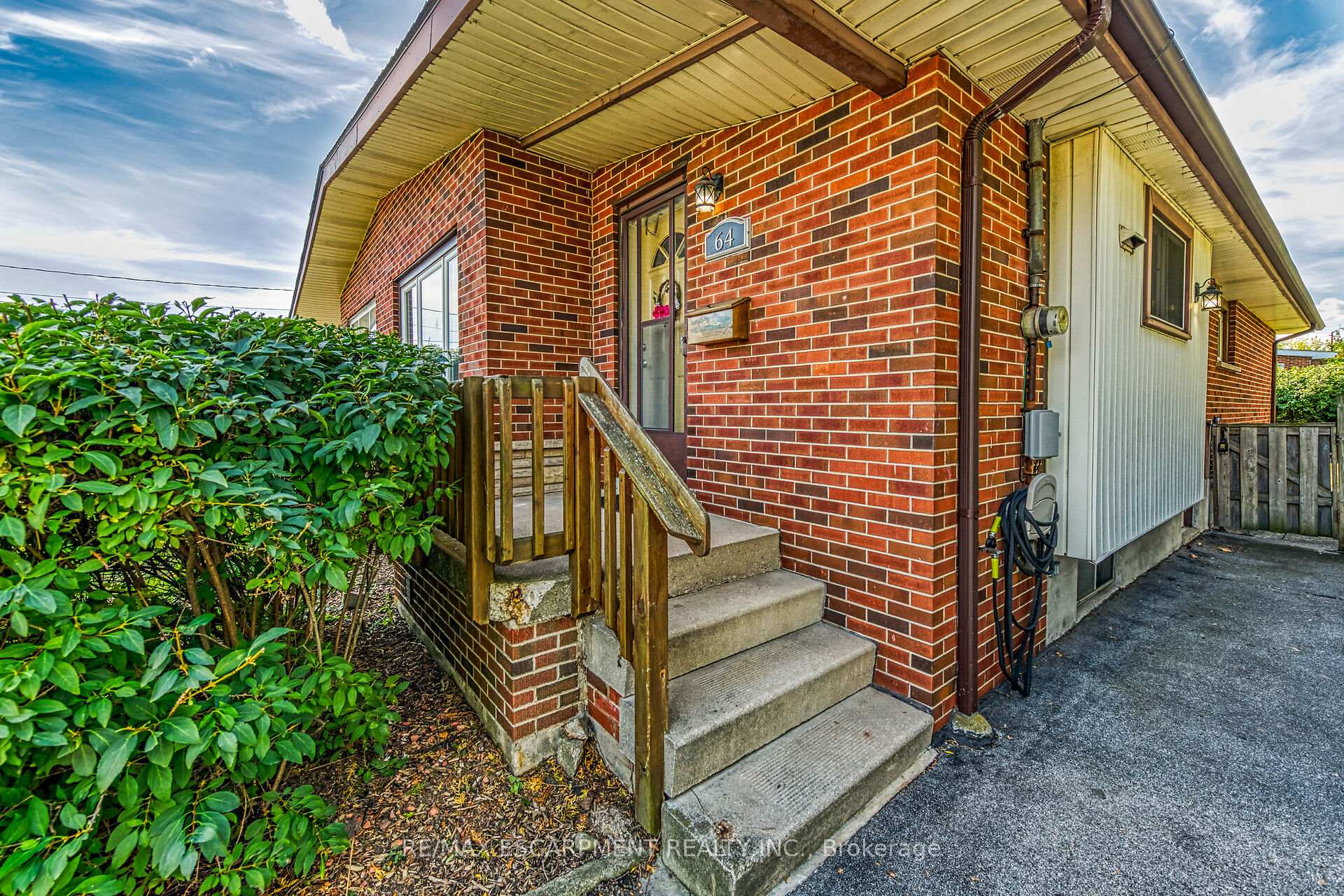 Photo 3 of 64 Luscombe Street, Hamilton, Greeningdon — HOMEH
