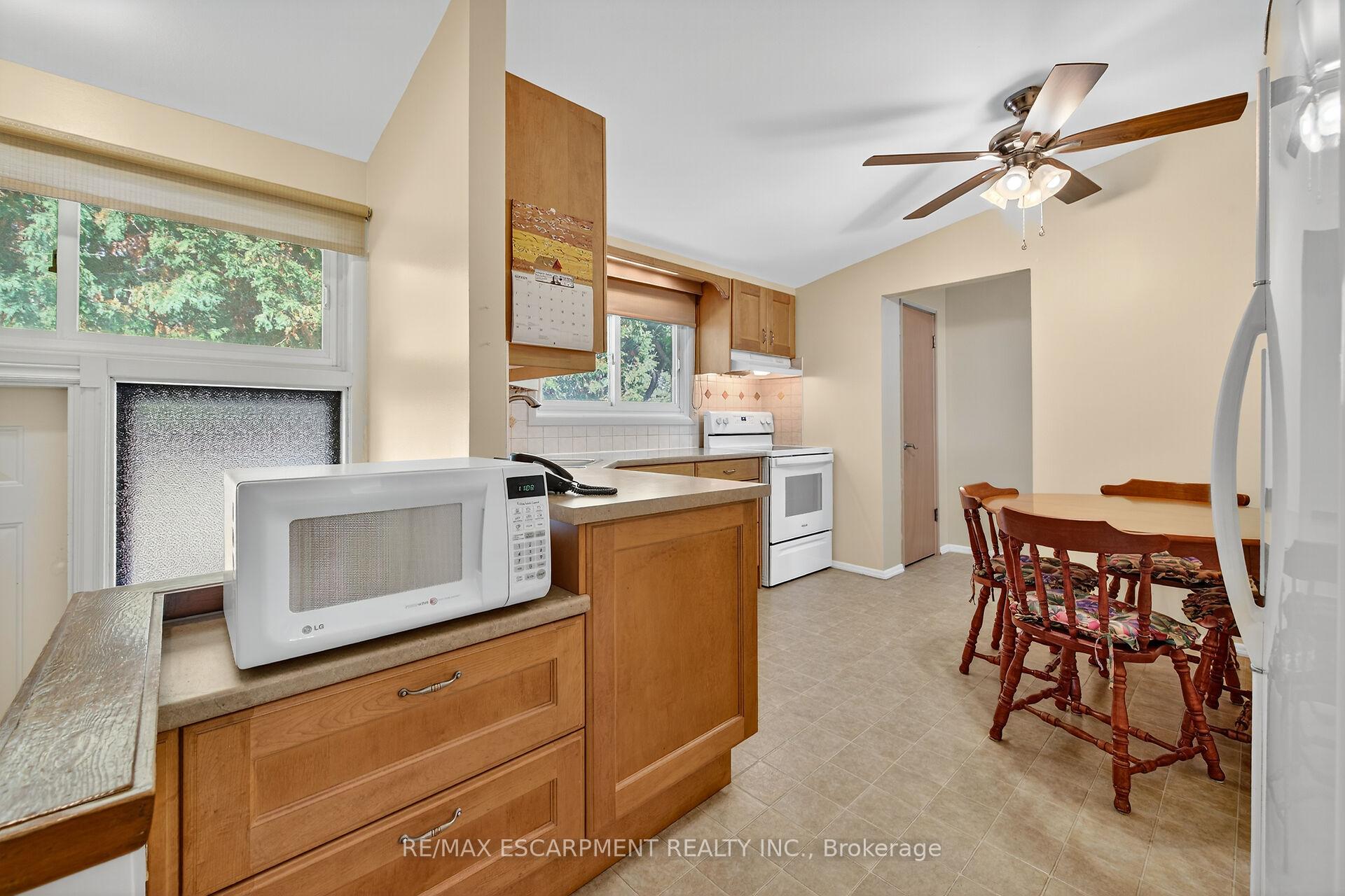 Photo 10 of 64 Luscombe Street, Hamilton, Greeningdon — HOMEH