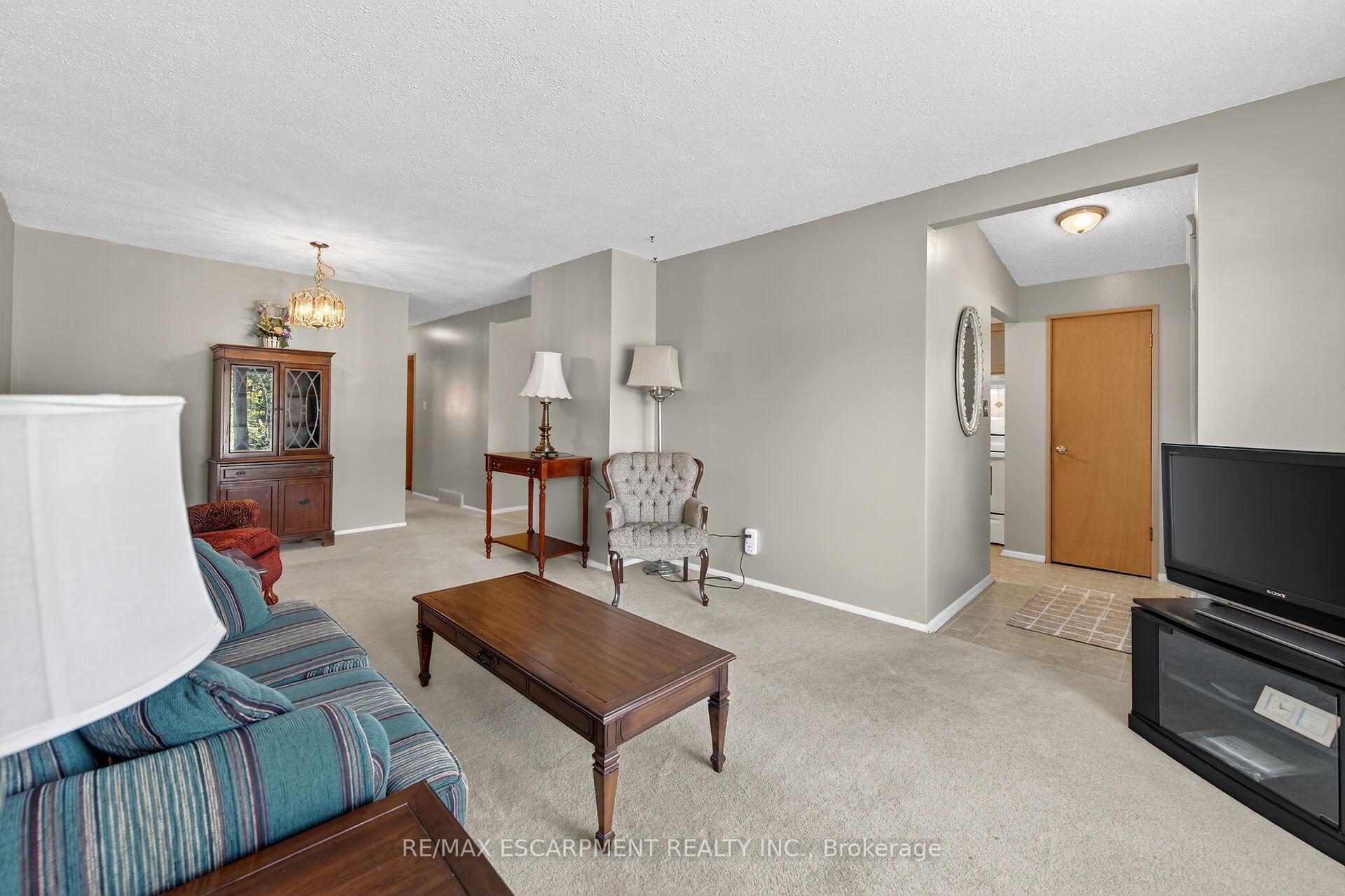 Photo 14 of 64 Luscombe Street, Hamilton, Greeningdon — HOMEH
