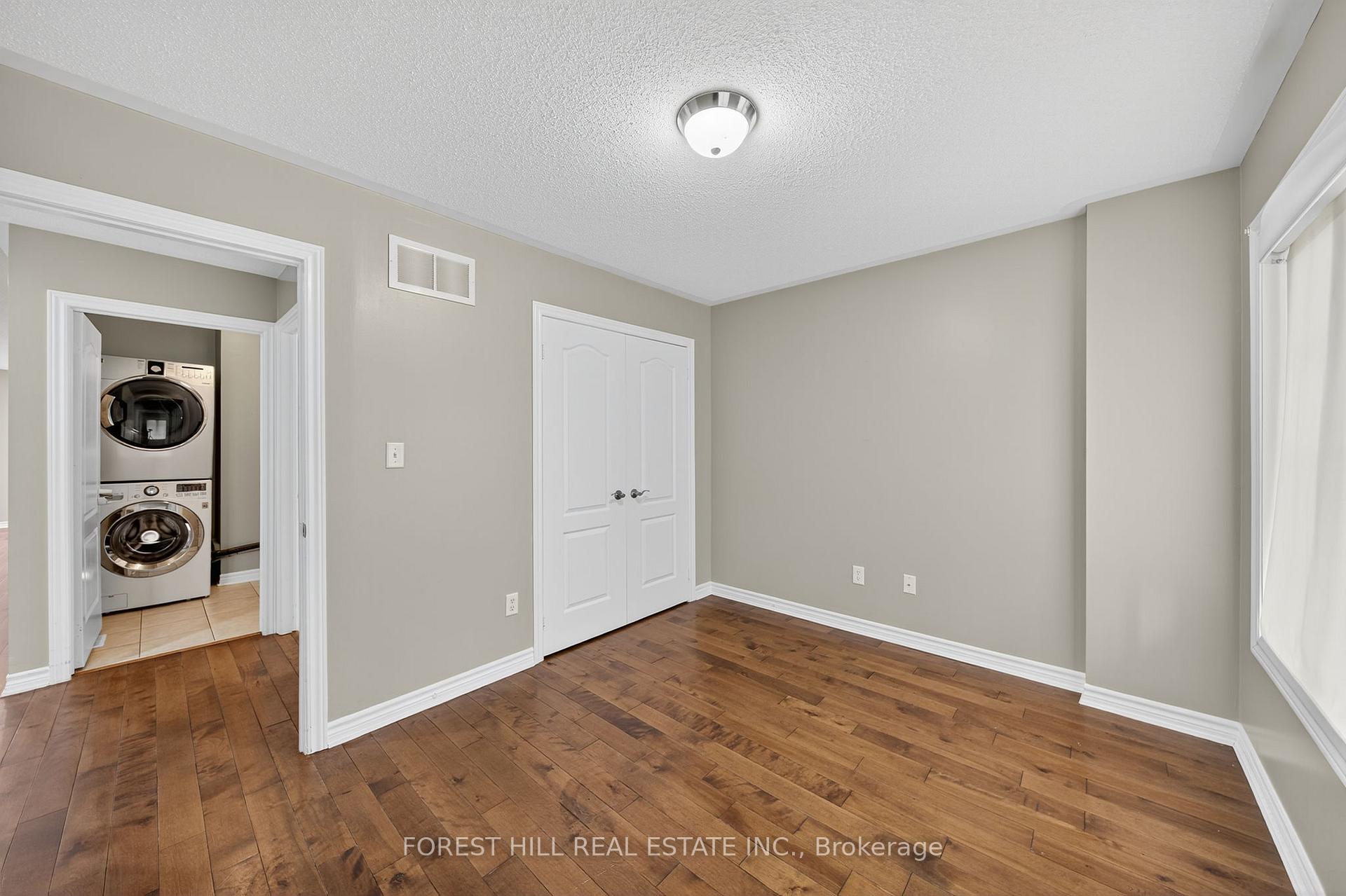 Photo 19 of 70 Diana Way, Barrie, Innis-Shore — HOMEH