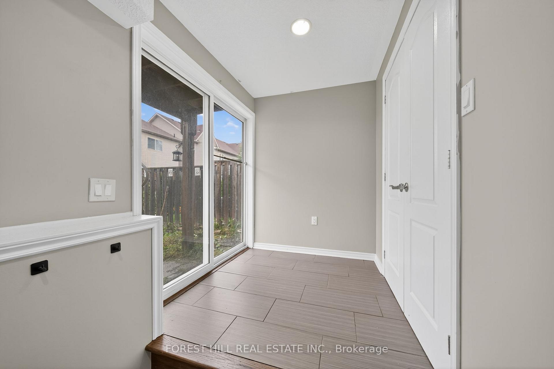 Photo 22 of 70 Diana Way, Barrie, Innis-Shore — HOMEH