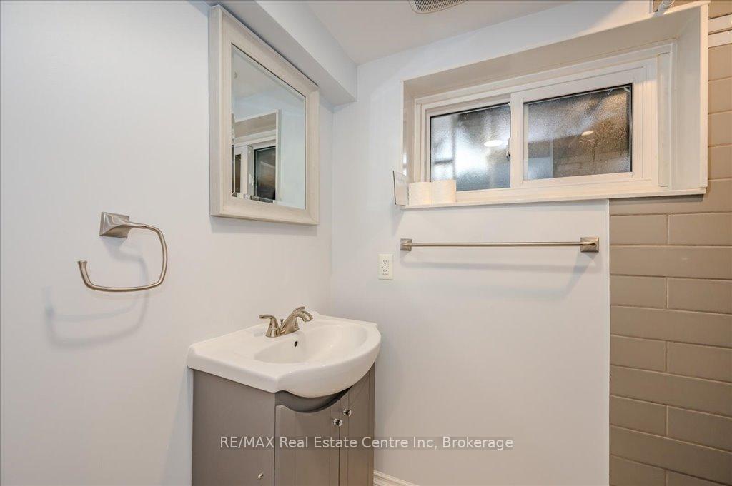 Photo 8 of 23 Julia Drive, Guelph, Junction/Onward Willow — HOMEH