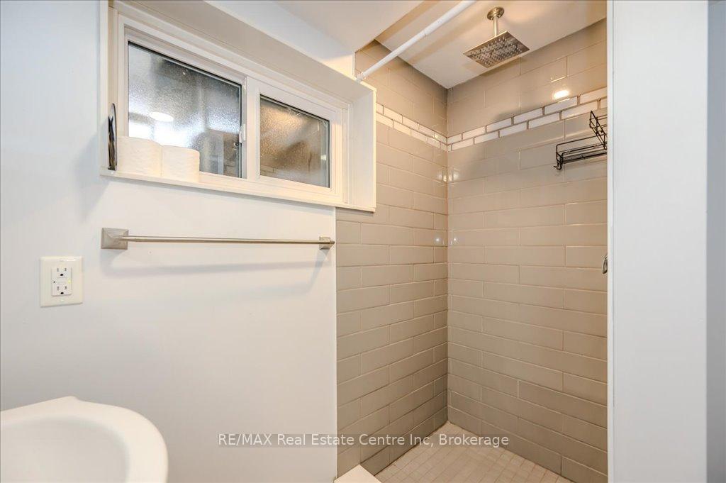Photo 9 of 23 Julia Drive, Guelph, Junction/Onward Willow — HOMEH