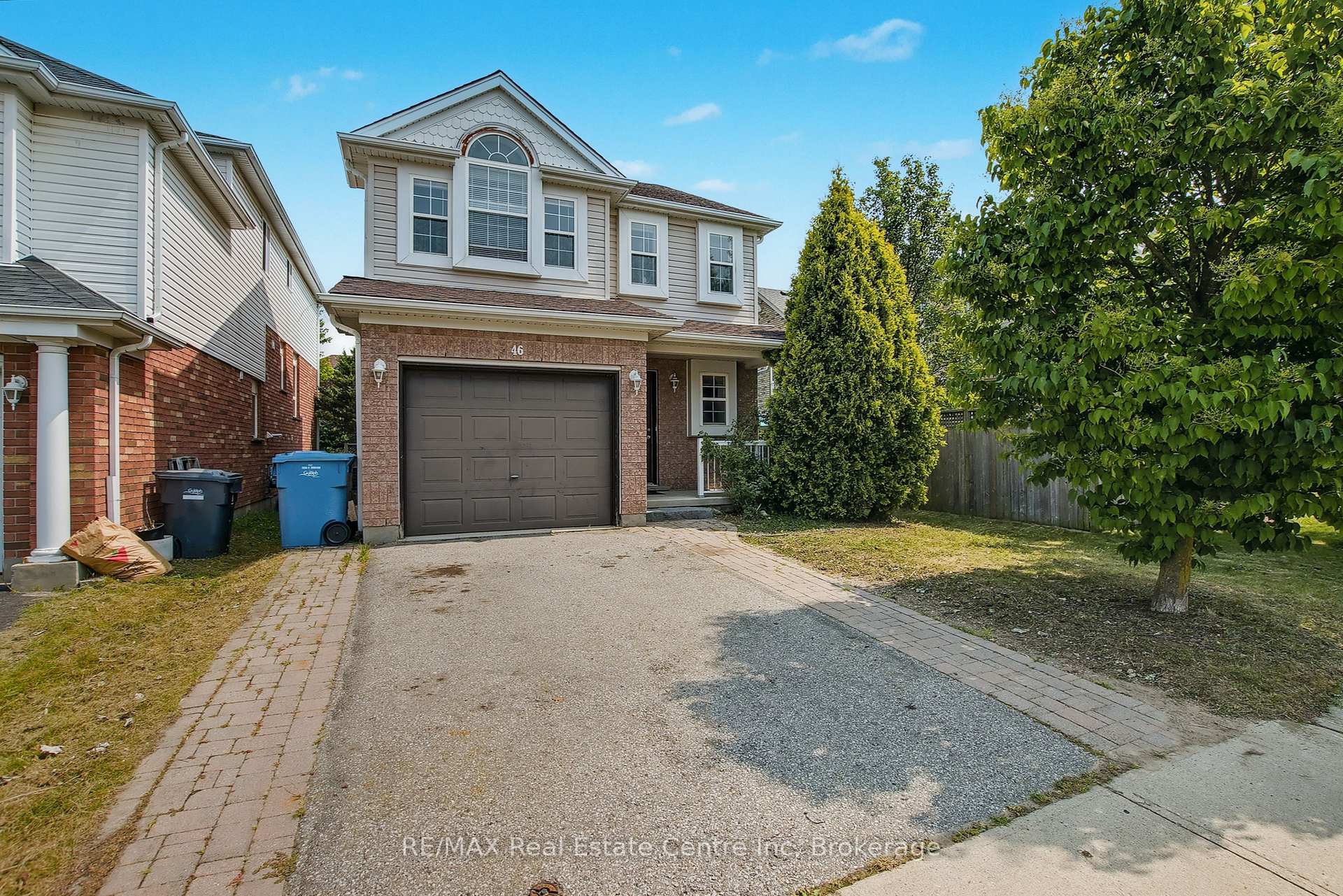 Photo 2 of 46 Sinclair Street S, Guelph, Pineridge/Westminster Woods — HOMEH