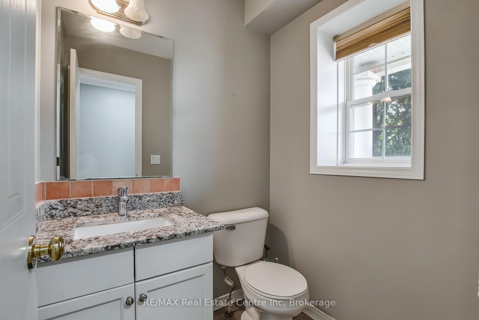 Photo 18 of 46 Sinclair Street S, Guelph, Pineridge/Westminster Woods — HOMEH