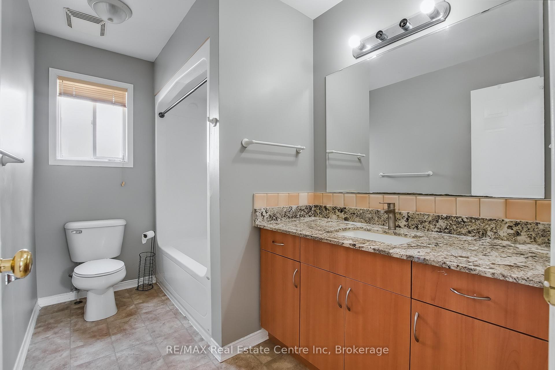 Photo 25 of 46 Sinclair Street S, Guelph, Pineridge/Westminster Woods — HOMEH
