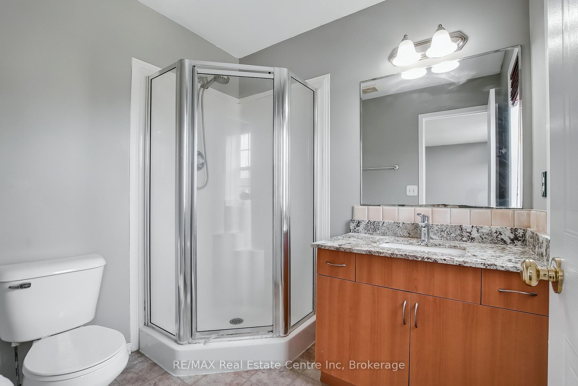 Photo 30 of 46 Sinclair Street S, Guelph, Pineridge/Westminster Woods — HOMEH