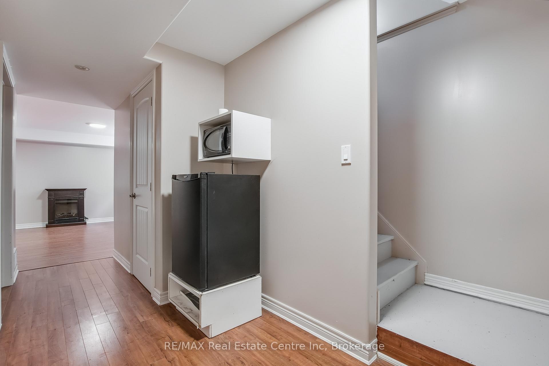 Photo 31 of 46 Sinclair Street S, Guelph, Pineridge/Westminster Woods — HOMEH