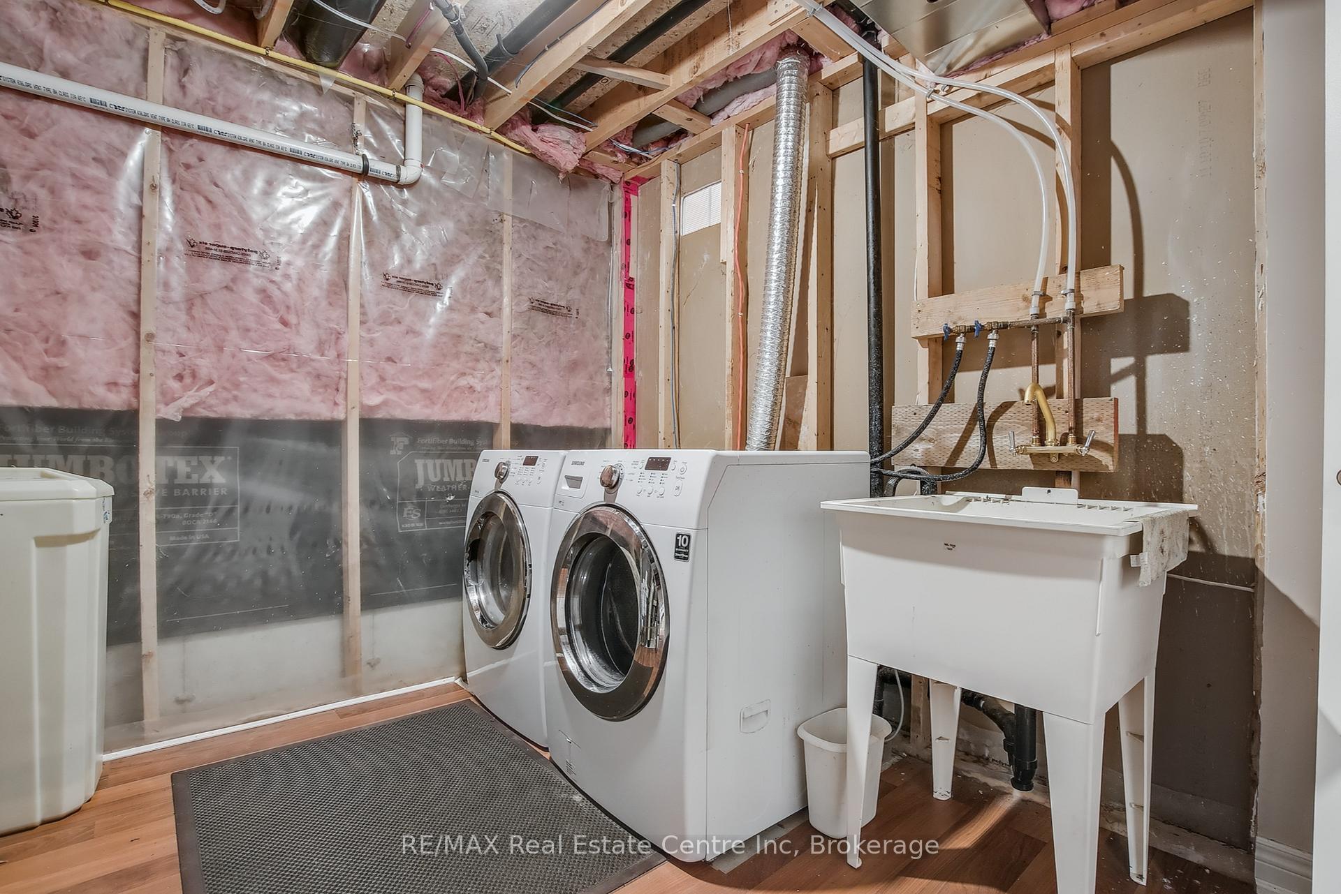 Photo 32 of 46 Sinclair Street S, Guelph, Pineridge/Westminster Woods — HOMEH