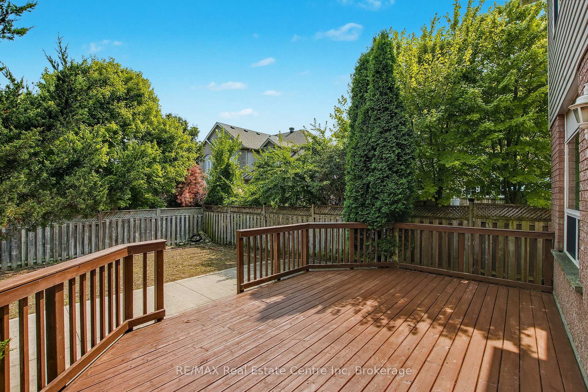 Photo 38 of 46 Sinclair Street S, Guelph, Pineridge/Westminster Woods — HOMEH