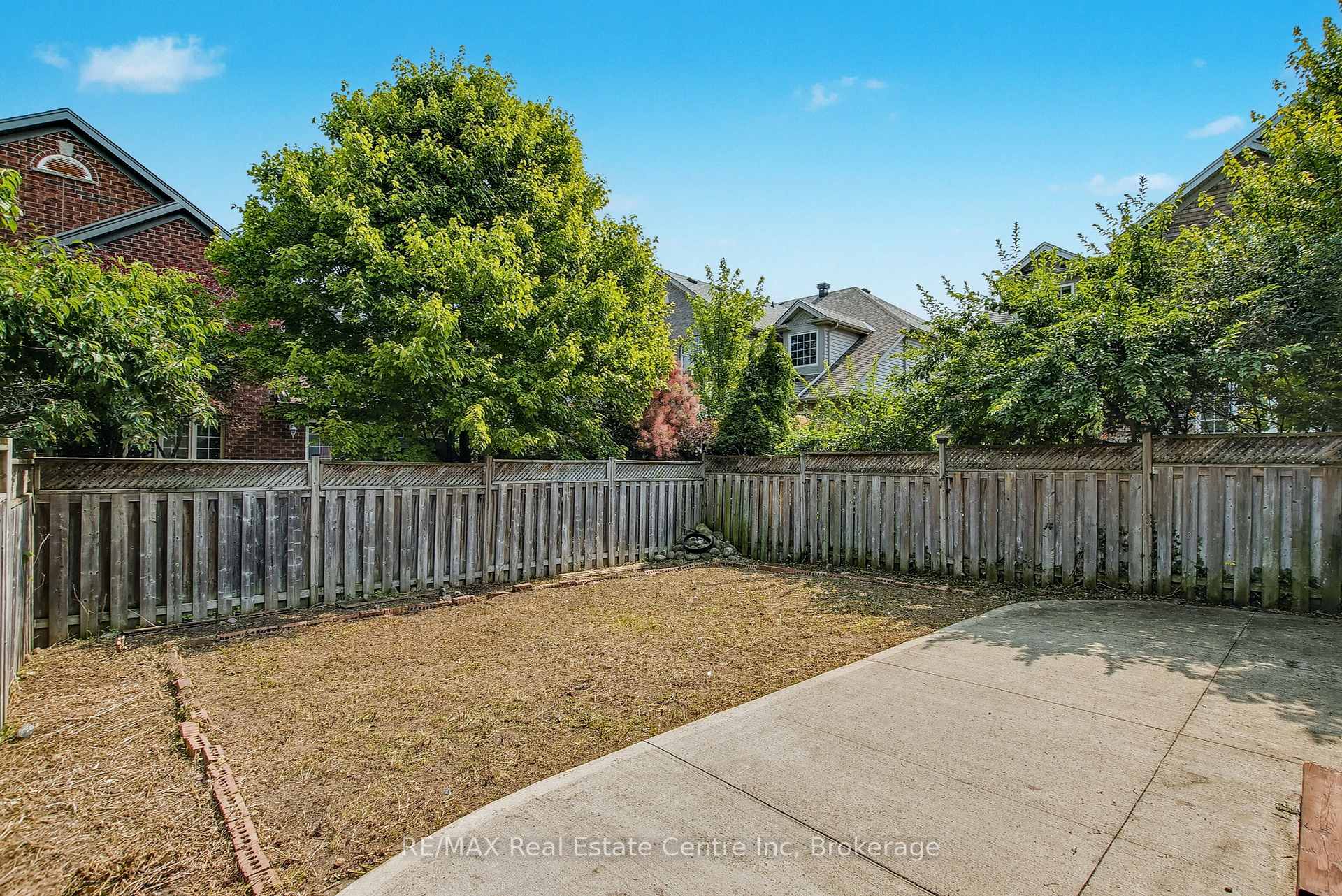 Photo 40 of 46 Sinclair Street S, Guelph, Pineridge/Westminster Woods — HOMEH