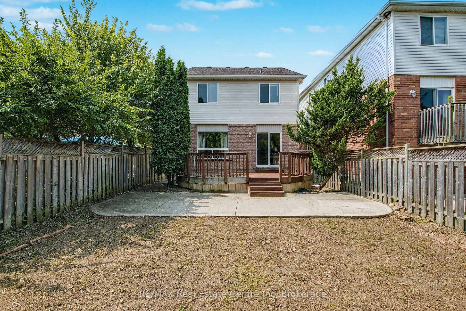 Photo 42 of 46 Sinclair Street S, Guelph, Pineridge/Westminster Woods — HOMEH