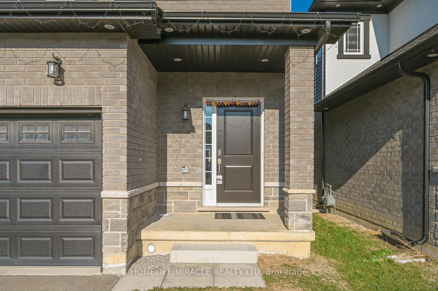 Photo 2 of 160 Cittadella Boulevard, Hamilton, Rural Glanbrook — HOMEH
