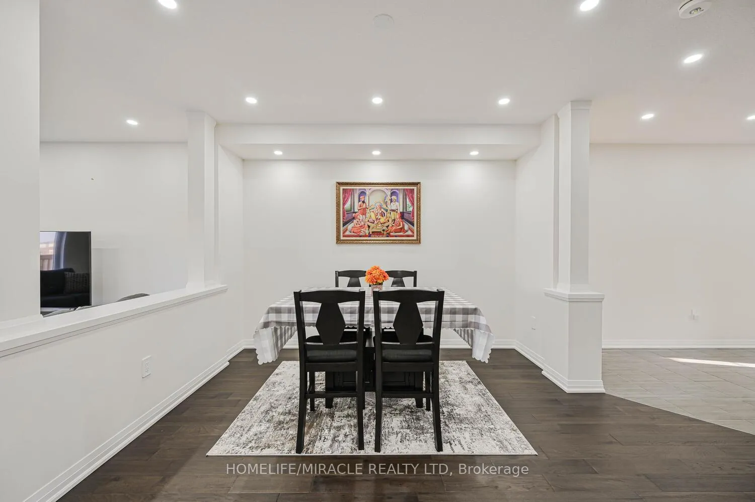 Photo 5 of 160 Cittadella Boulevard, Hamilton, Rural Glanbrook — HOMEH