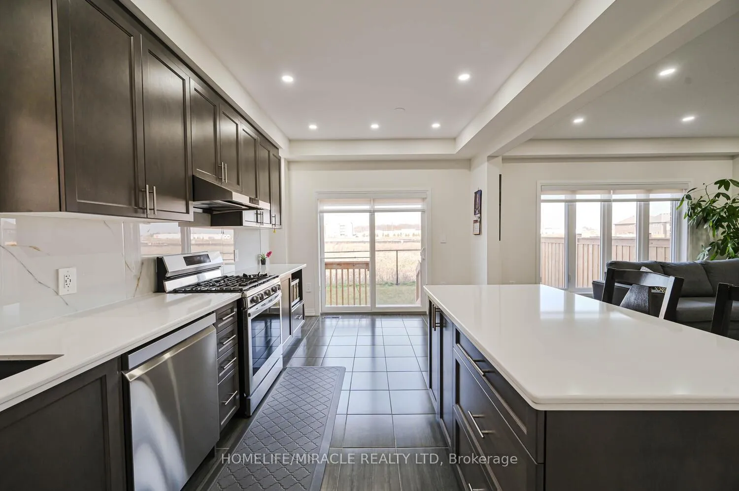 Photo 16 of 160 Cittadella Boulevard, Hamilton, Rural Glanbrook — HOMEH