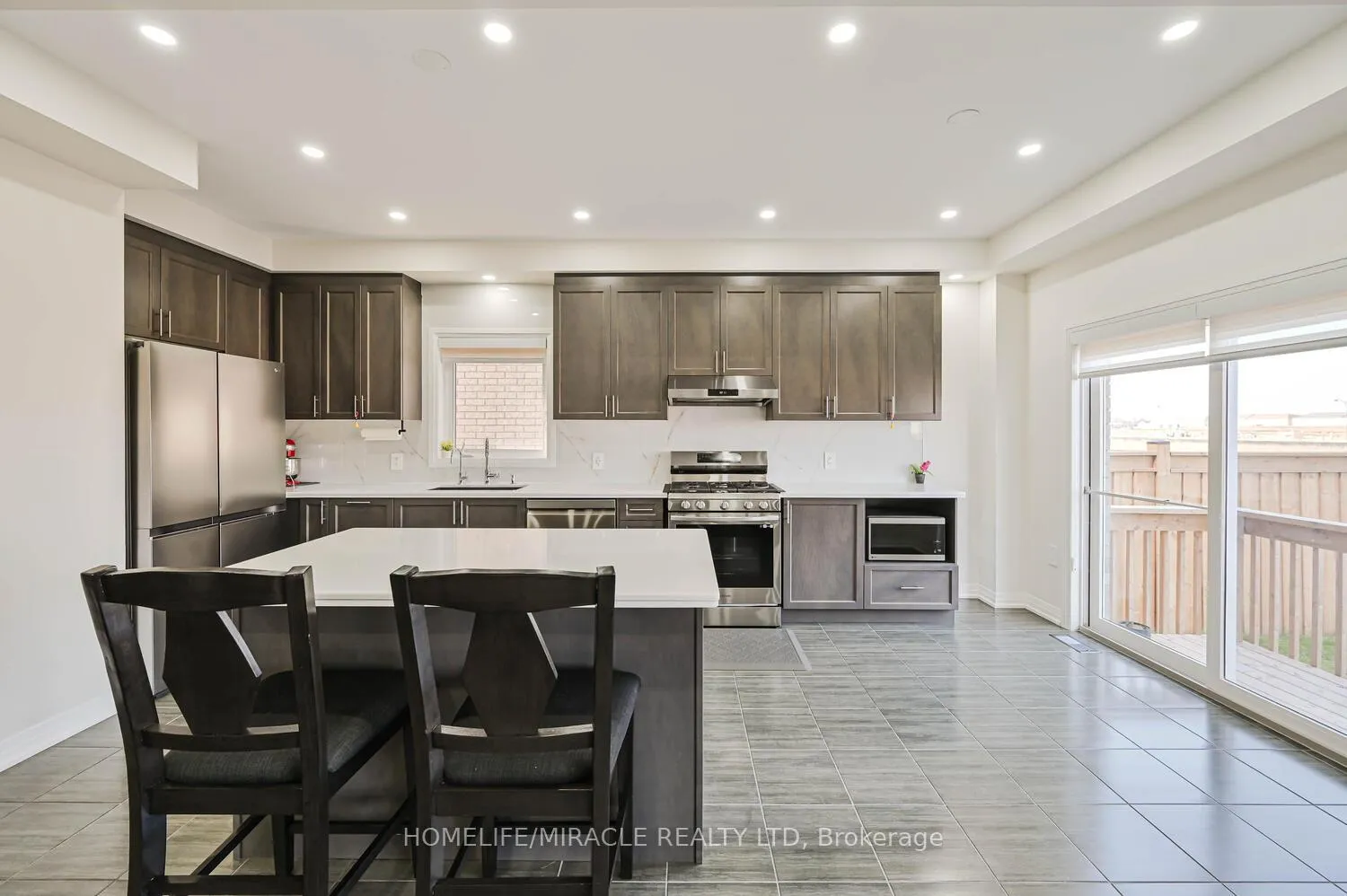 Photo 17 of 160 Cittadella Boulevard, Hamilton, Rural Glanbrook — HOMEH