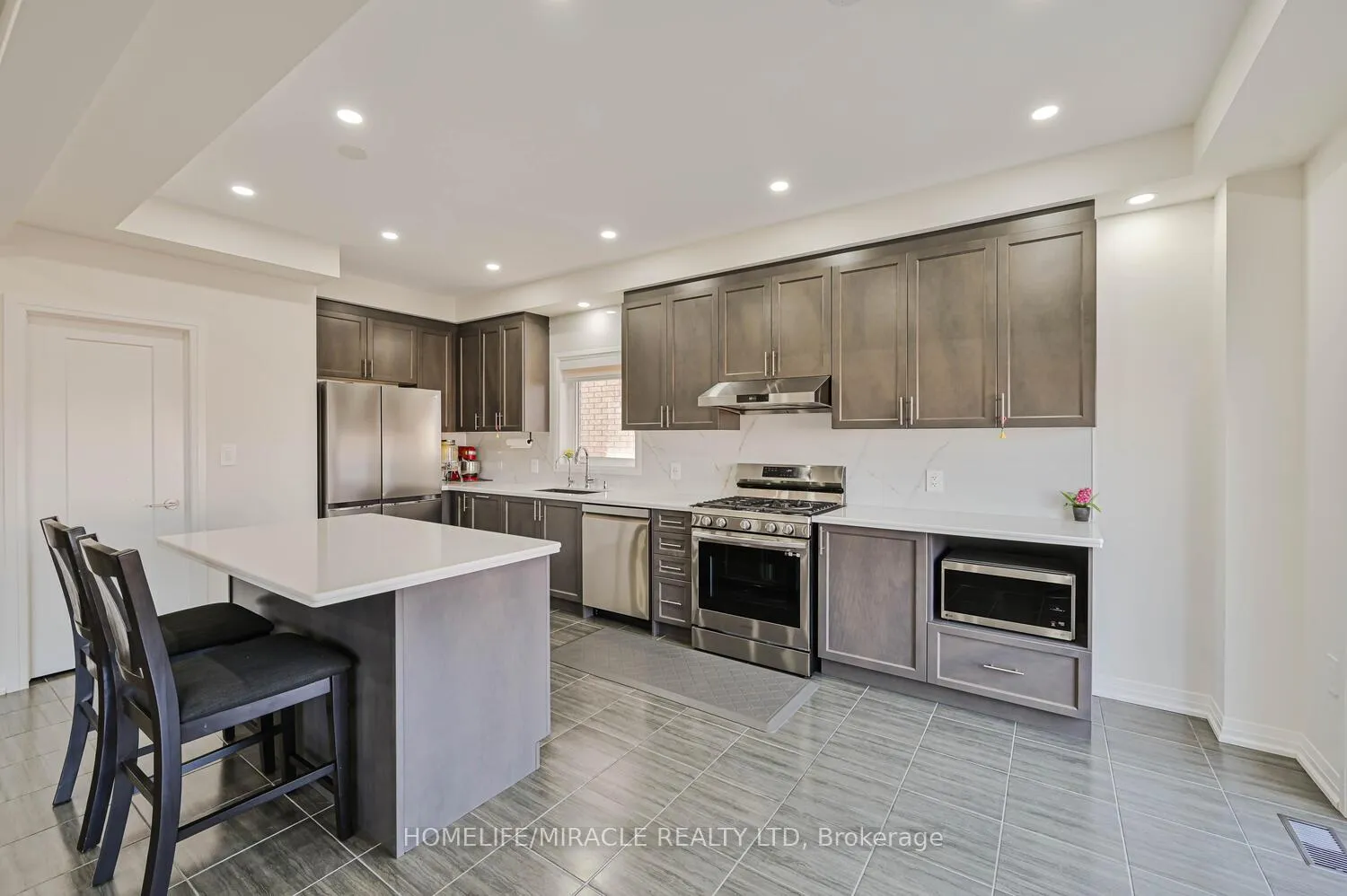 Photo 18 of 160 Cittadella Boulevard, Hamilton, Rural Glanbrook — HOMEH