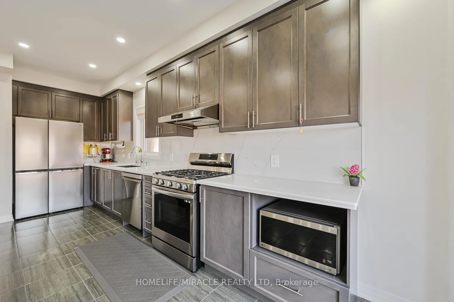 Photo 19 of 160 Cittadella Boulevard, Hamilton, Rural Glanbrook — HOMEH