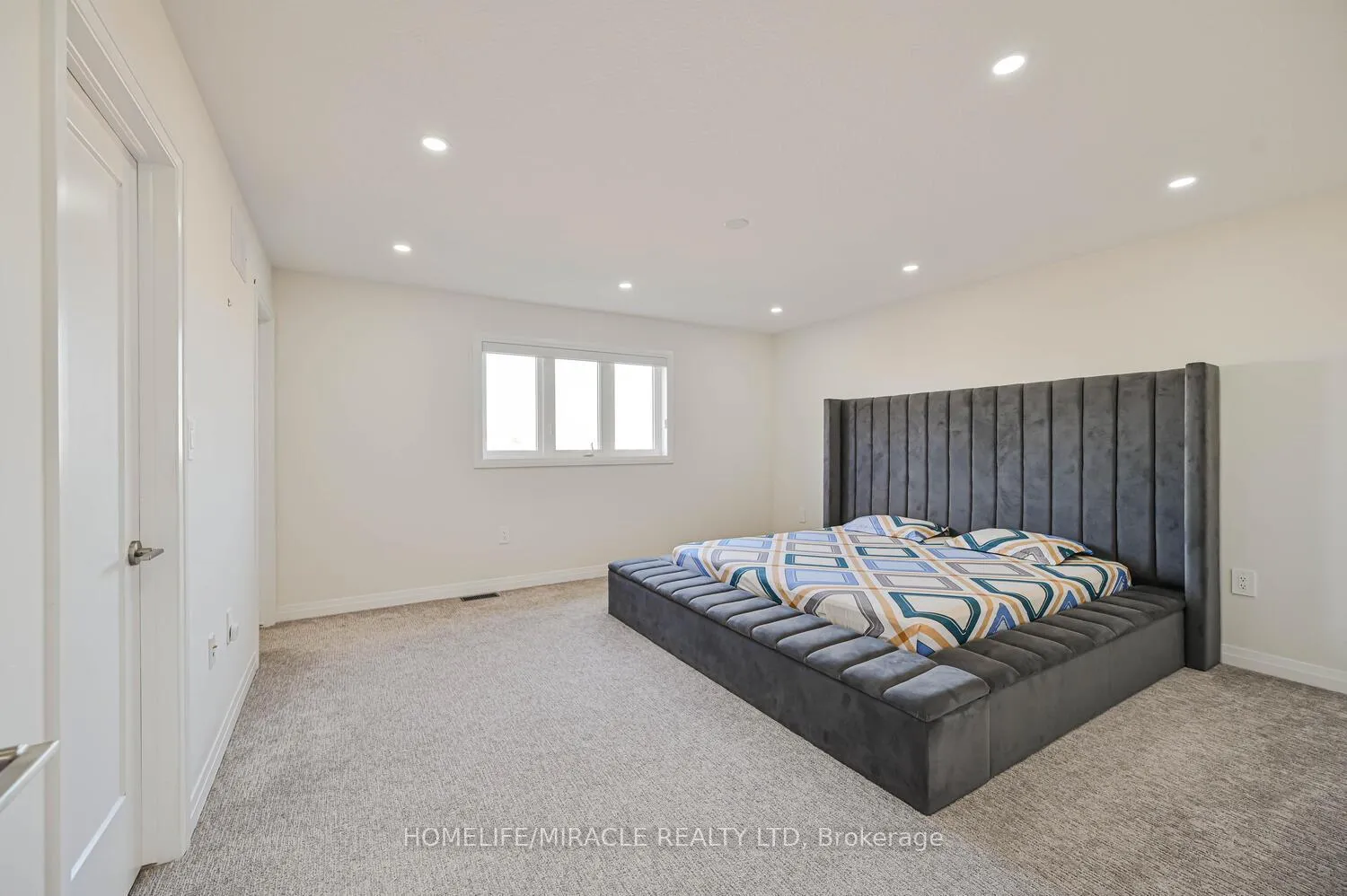 Photo 28 of 160 Cittadella Boulevard, Hamilton, Rural Glanbrook — HOMEH