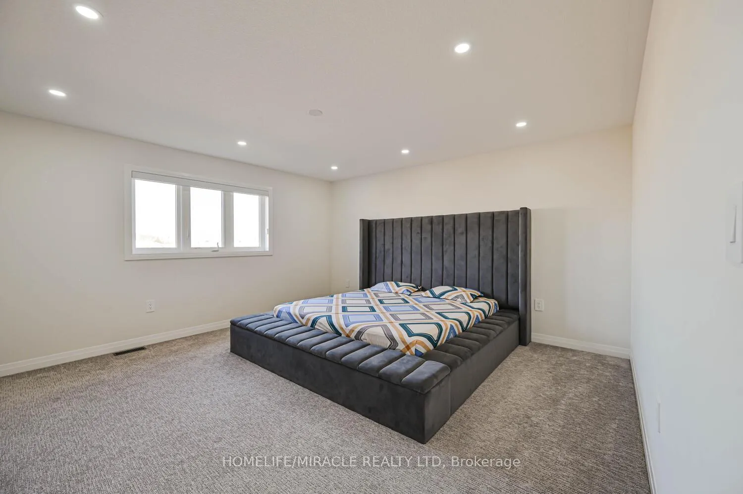 Photo 29 of 160 Cittadella Boulevard, Hamilton, Rural Glanbrook — HOMEH