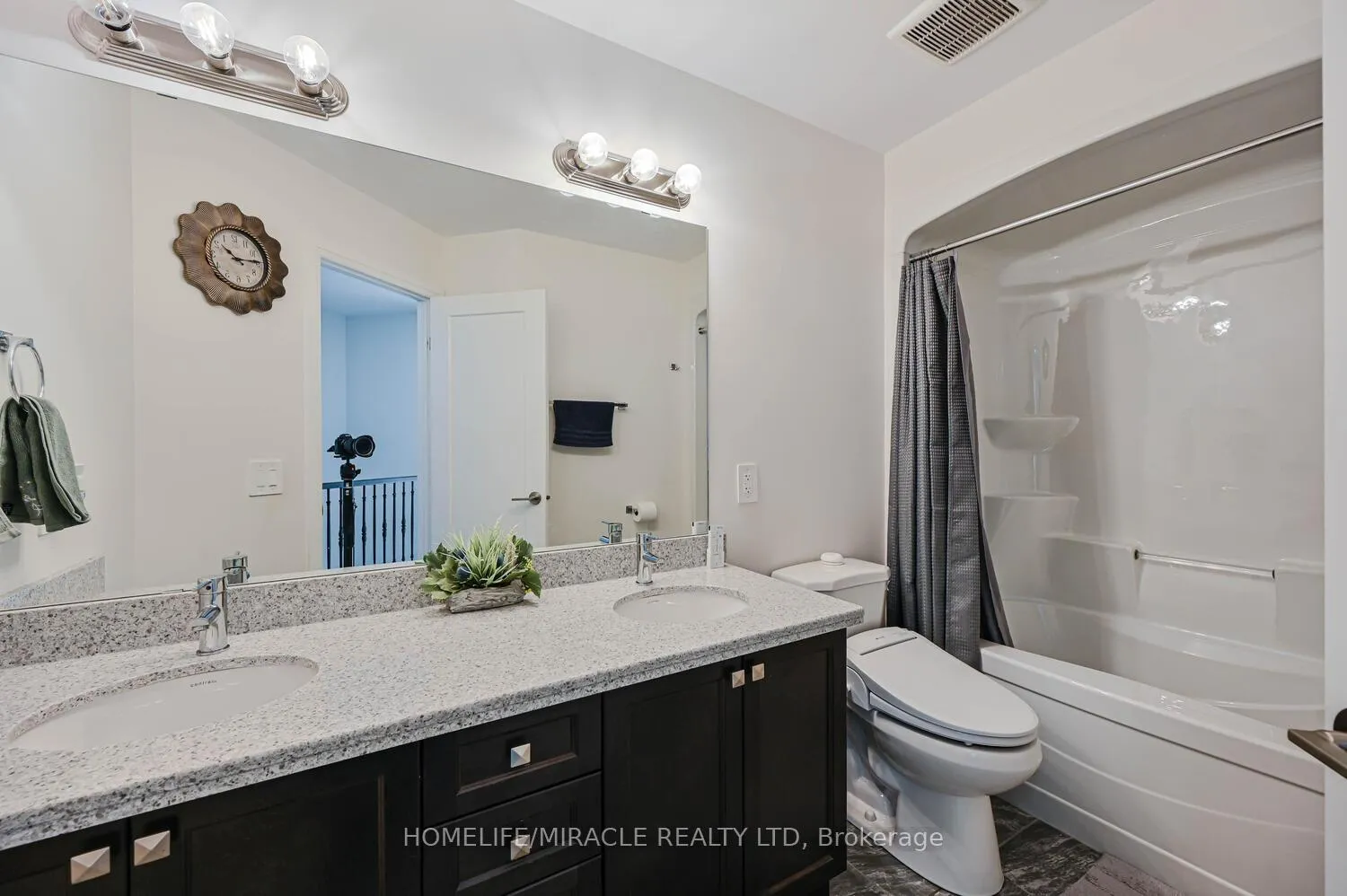 Photo 35 of 160 Cittadella Boulevard, Hamilton, Rural Glanbrook — HOMEH