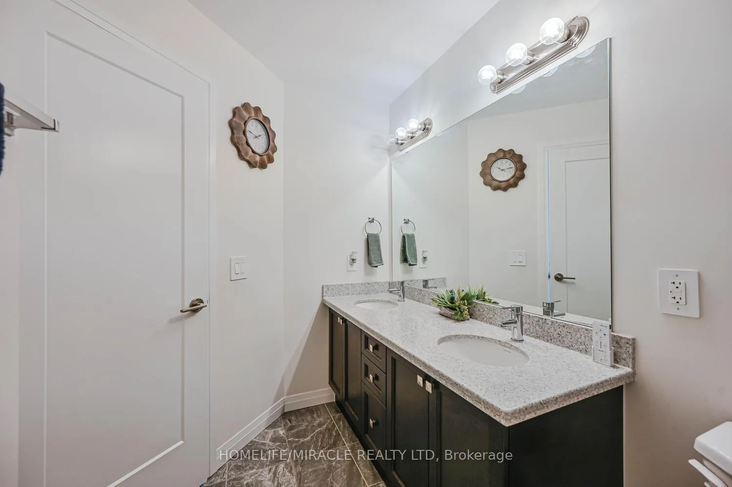 Photo 37 of 160 Cittadella Boulevard, Hamilton, Rural Glanbrook — HOMEH