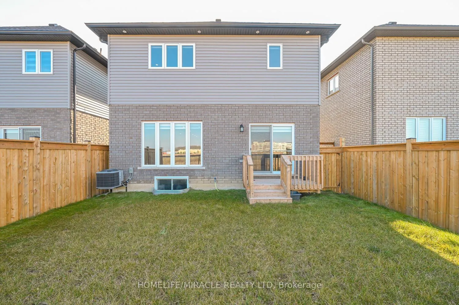 Photo 47 of 160 Cittadella Boulevard, Hamilton, Rural Glanbrook — HOMEH