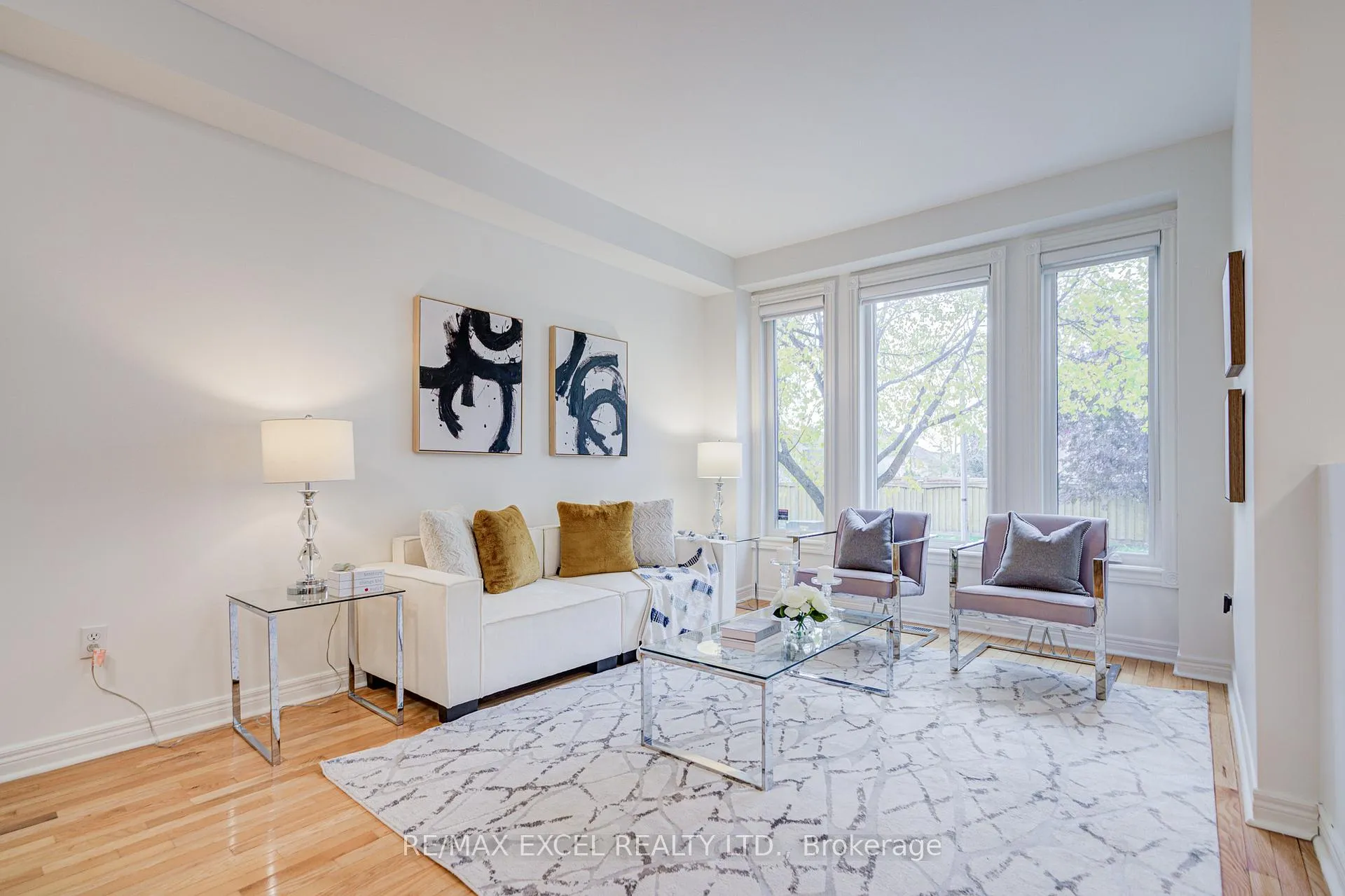 Photo 5 of 13 Sharon Lee Drive, Markham, Berczy — HOMEH