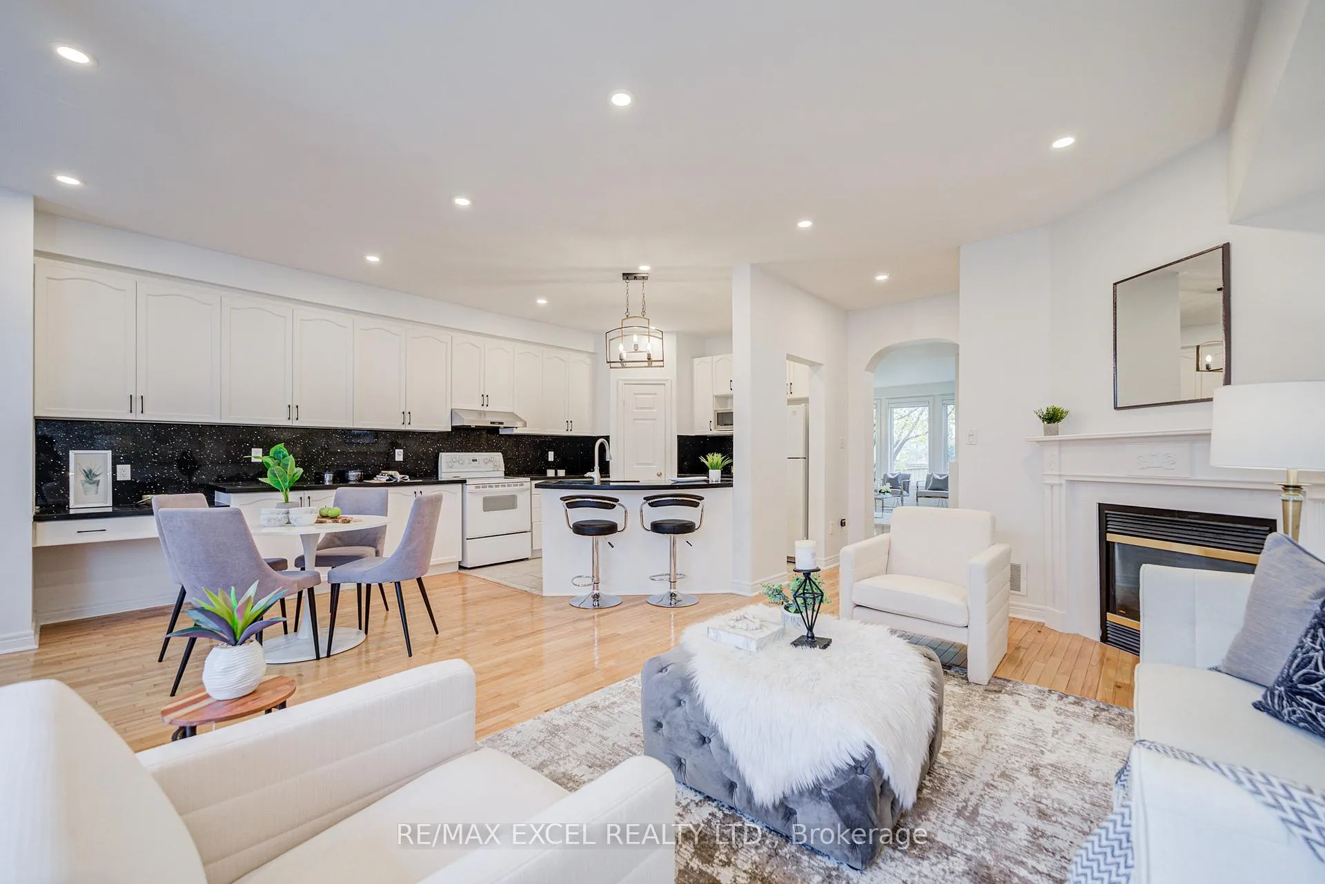 Photo 16 of 13 Sharon Lee Drive, Markham, Berczy — HOMEH