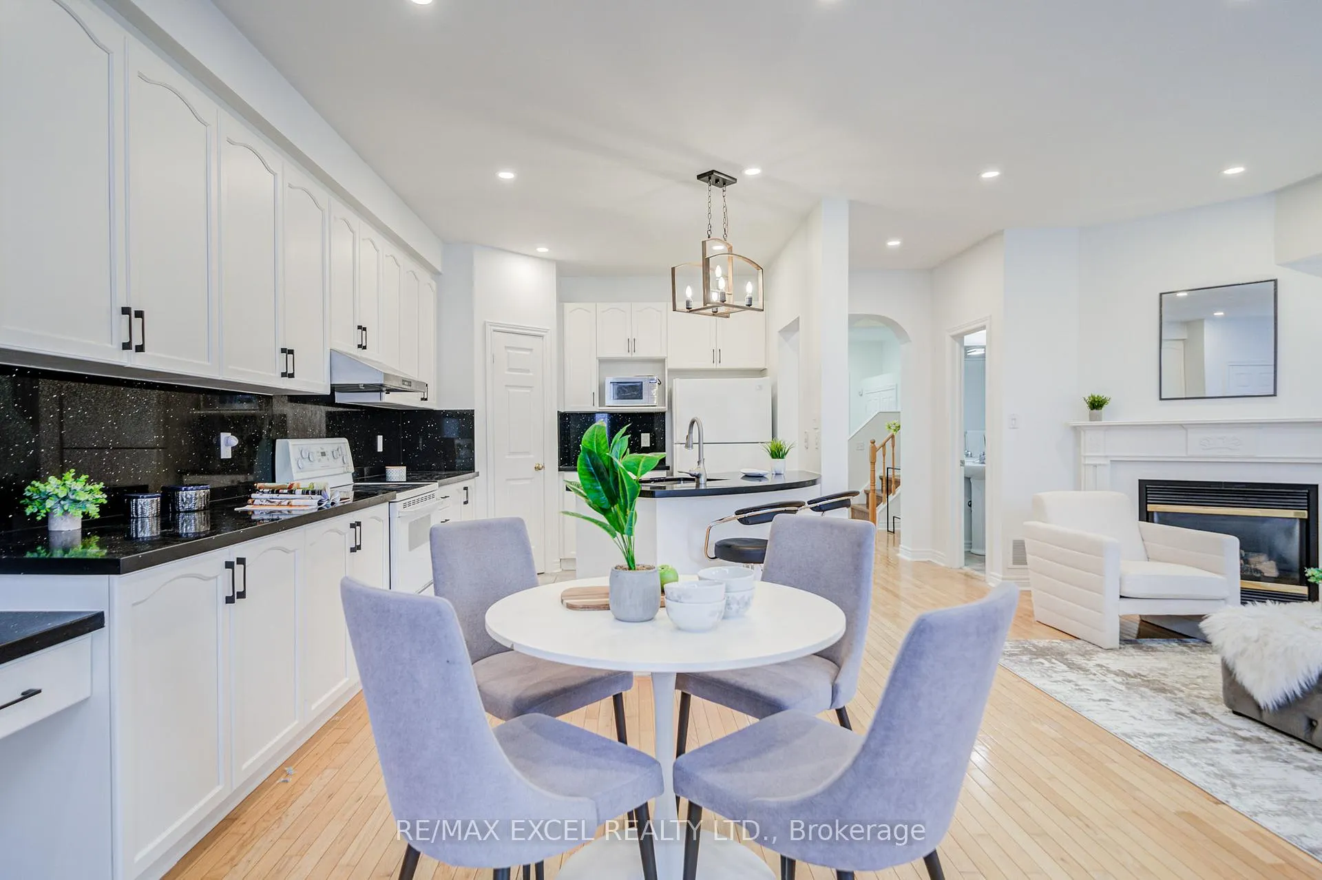 Photo 21 of 13 Sharon Lee Drive, Markham, Berczy — HOMEH