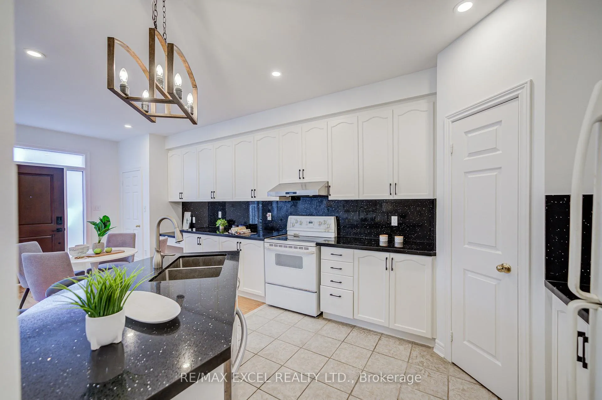 Photo 23 of 13 Sharon Lee Drive, Markham, Berczy — HOMEH