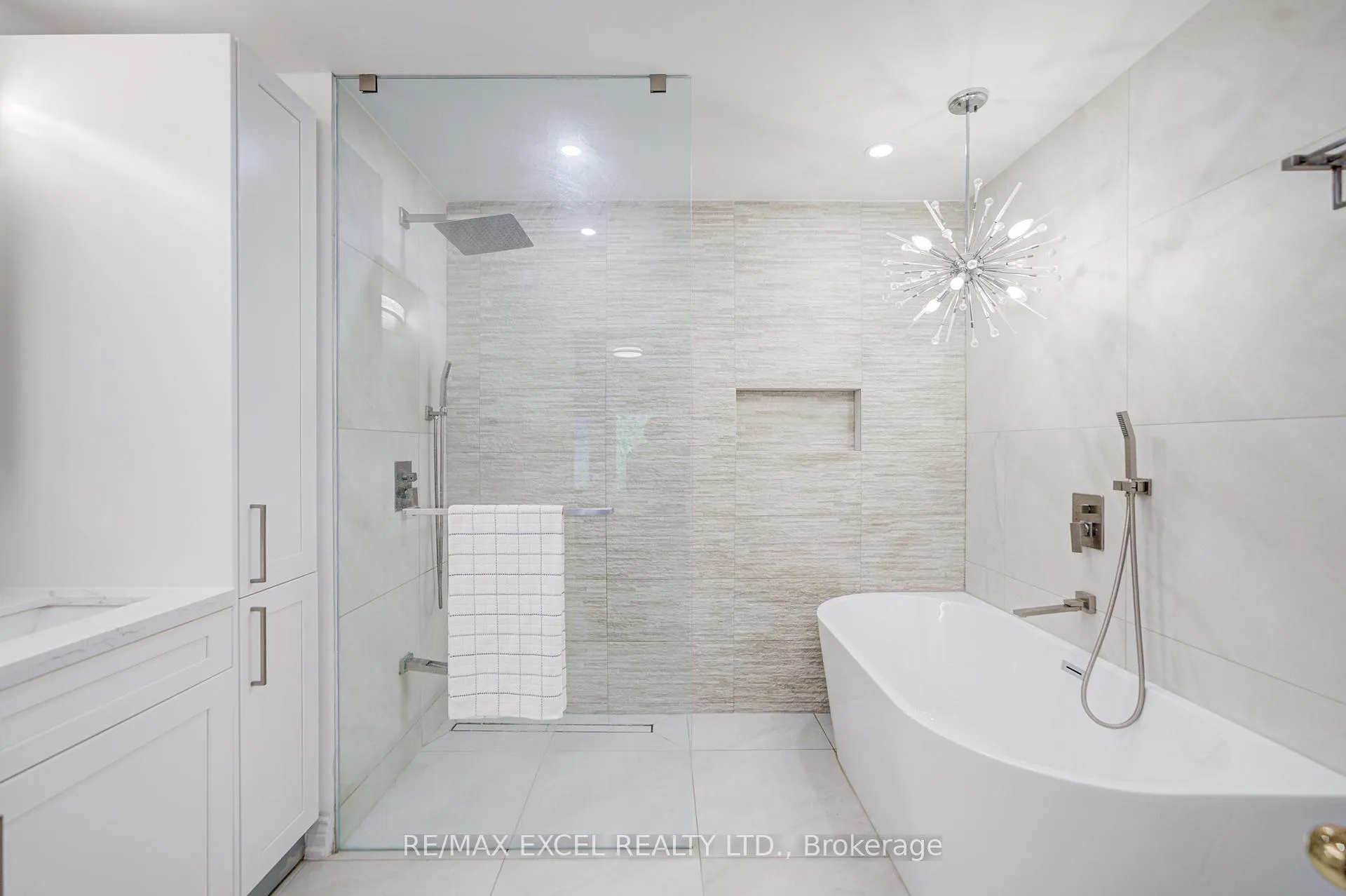 Photo 32 of 13 Sharon Lee Drive, Markham, Berczy — HOMEH