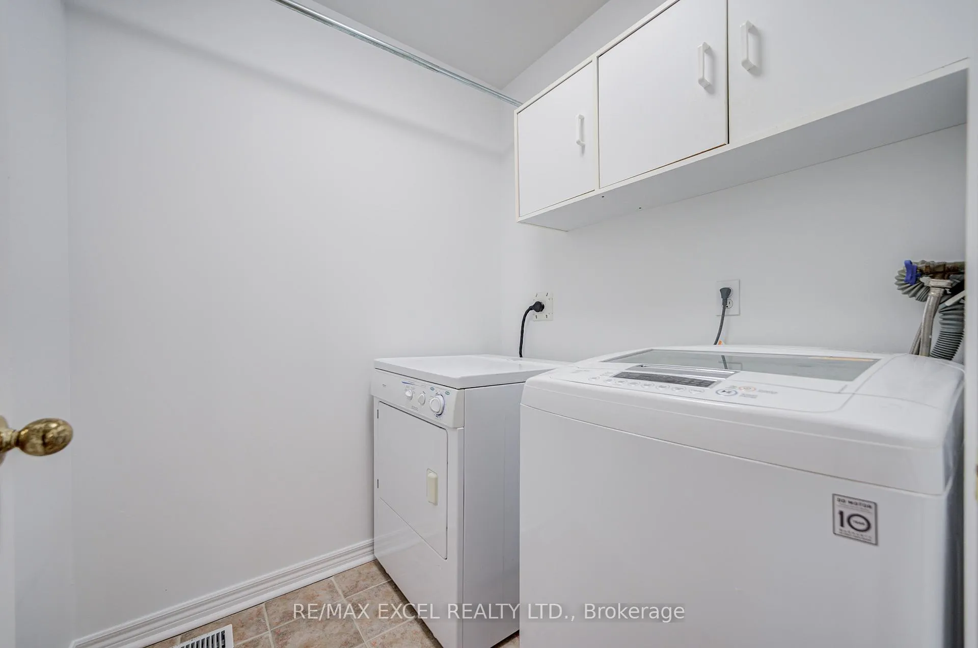 Photo 34 of 13 Sharon Lee Drive, Markham, Berczy — HOMEH