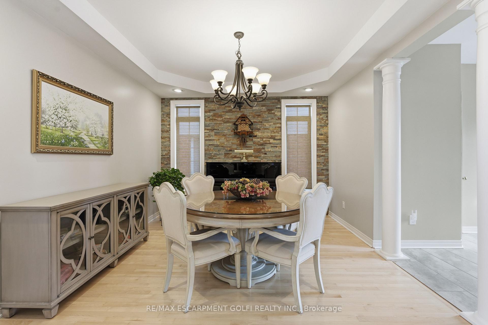 Photo 3 of 57 Yorkshire Drive, Hamilton, Meadowlands — HOMEH