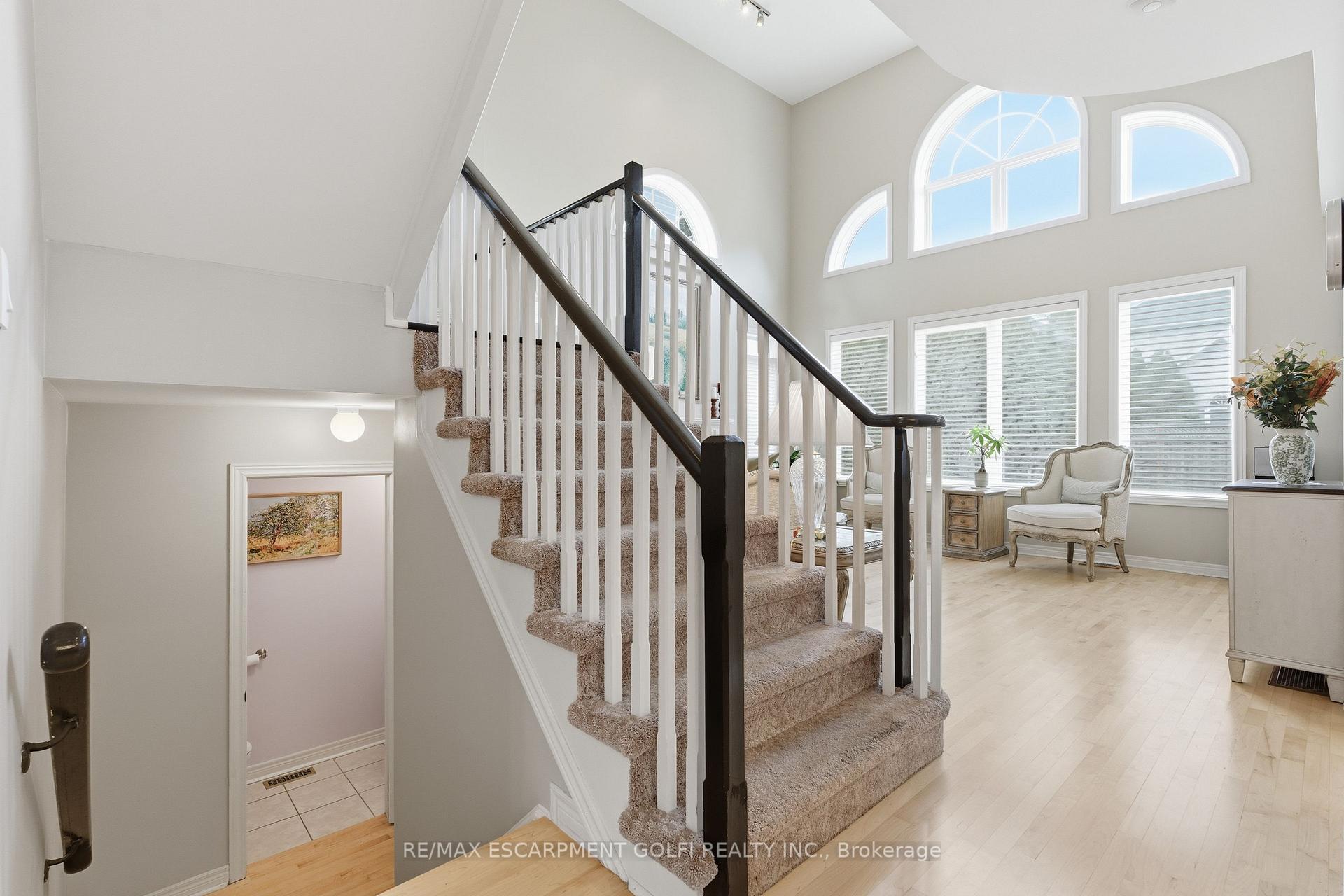 Photo 5 of 57 Yorkshire Drive, Hamilton, Meadowlands — HOMEH