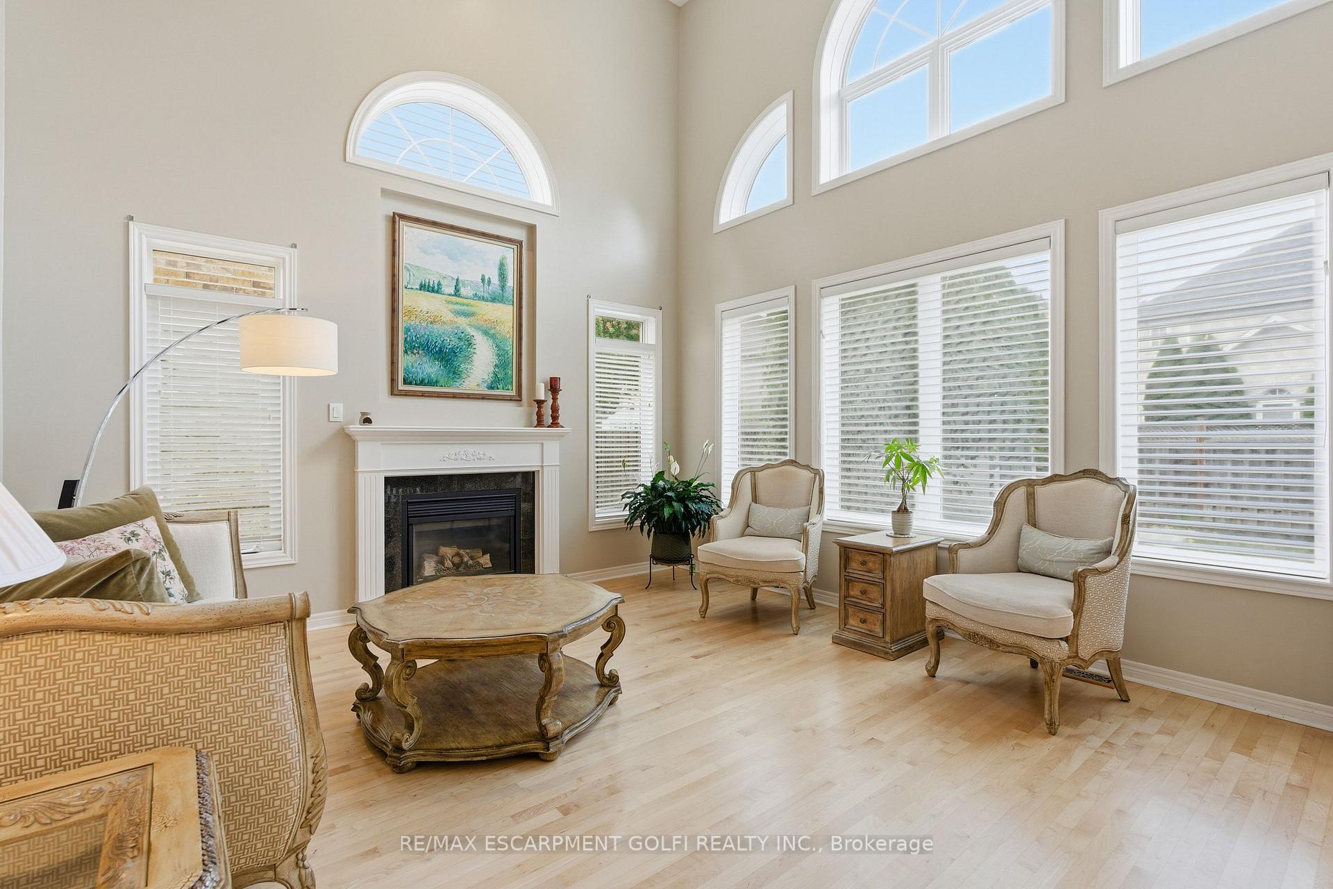 Photo 6 of 57 Yorkshire Drive, Hamilton, Meadowlands — HOMEH