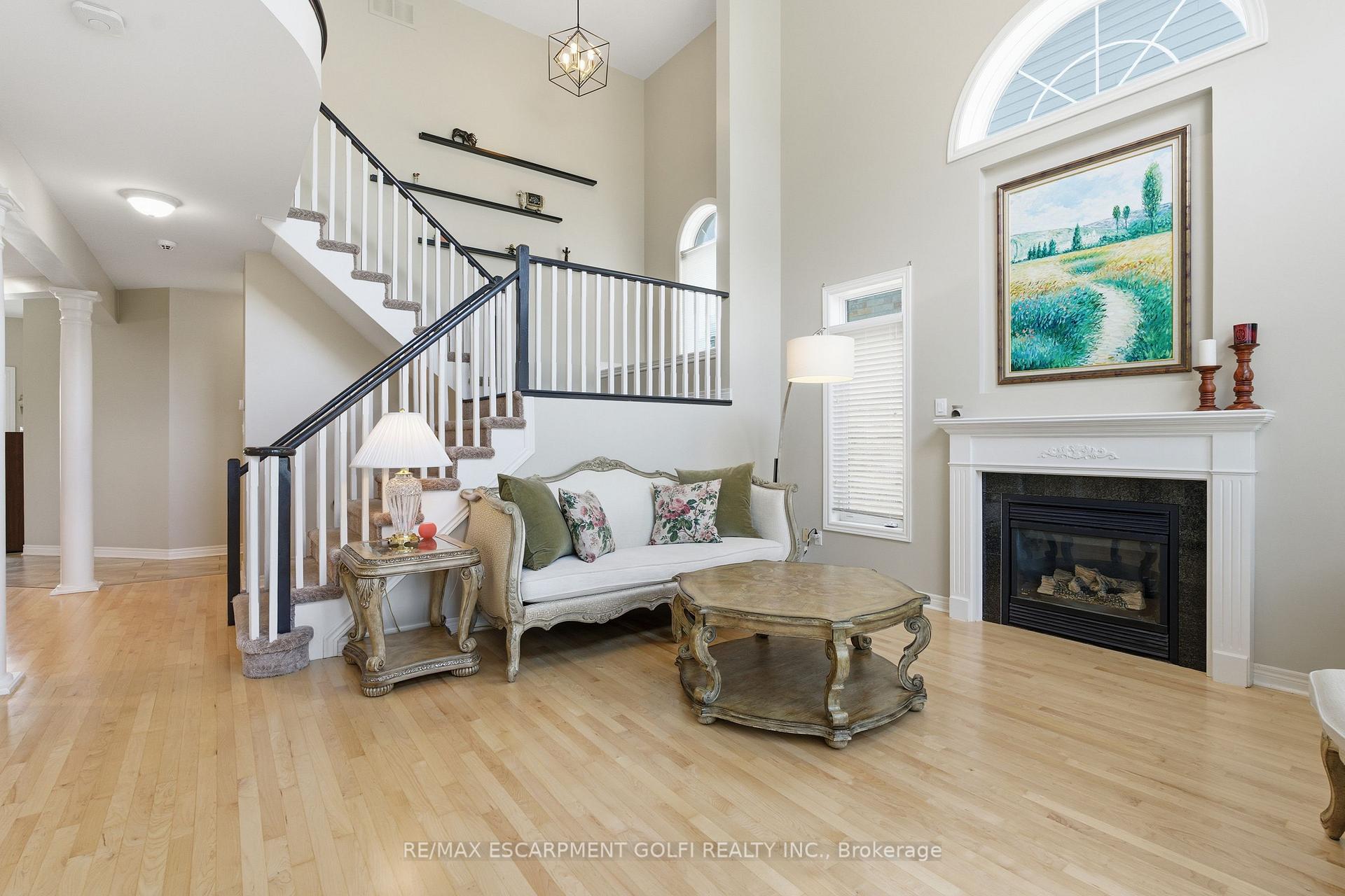 Photo 8 of 57 Yorkshire Drive, Hamilton, Meadowlands — HOMEH