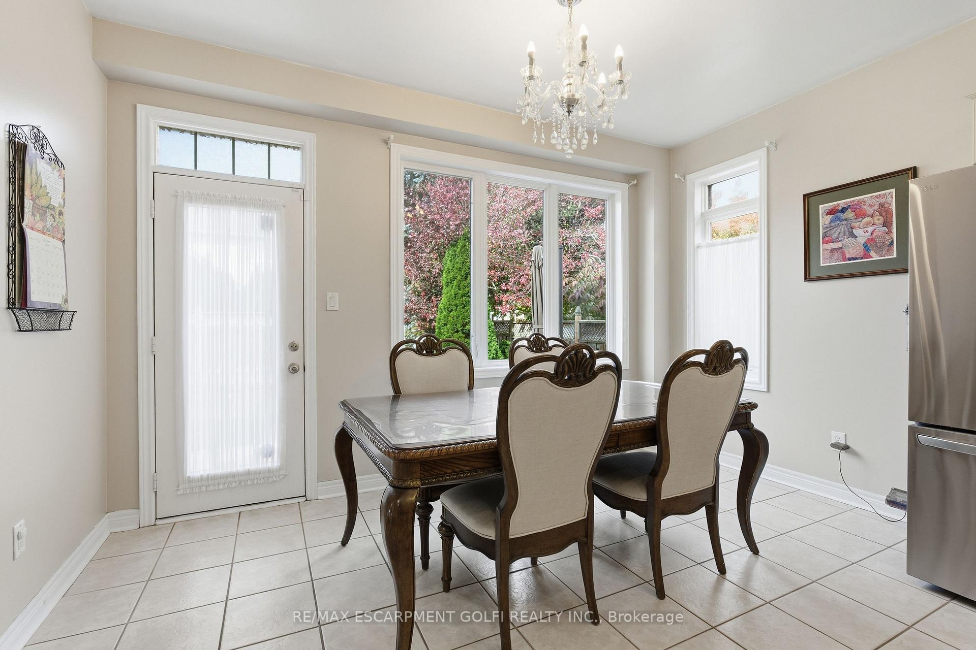 Photo 13 of 57 Yorkshire Drive, Hamilton, Meadowlands — HOMEH