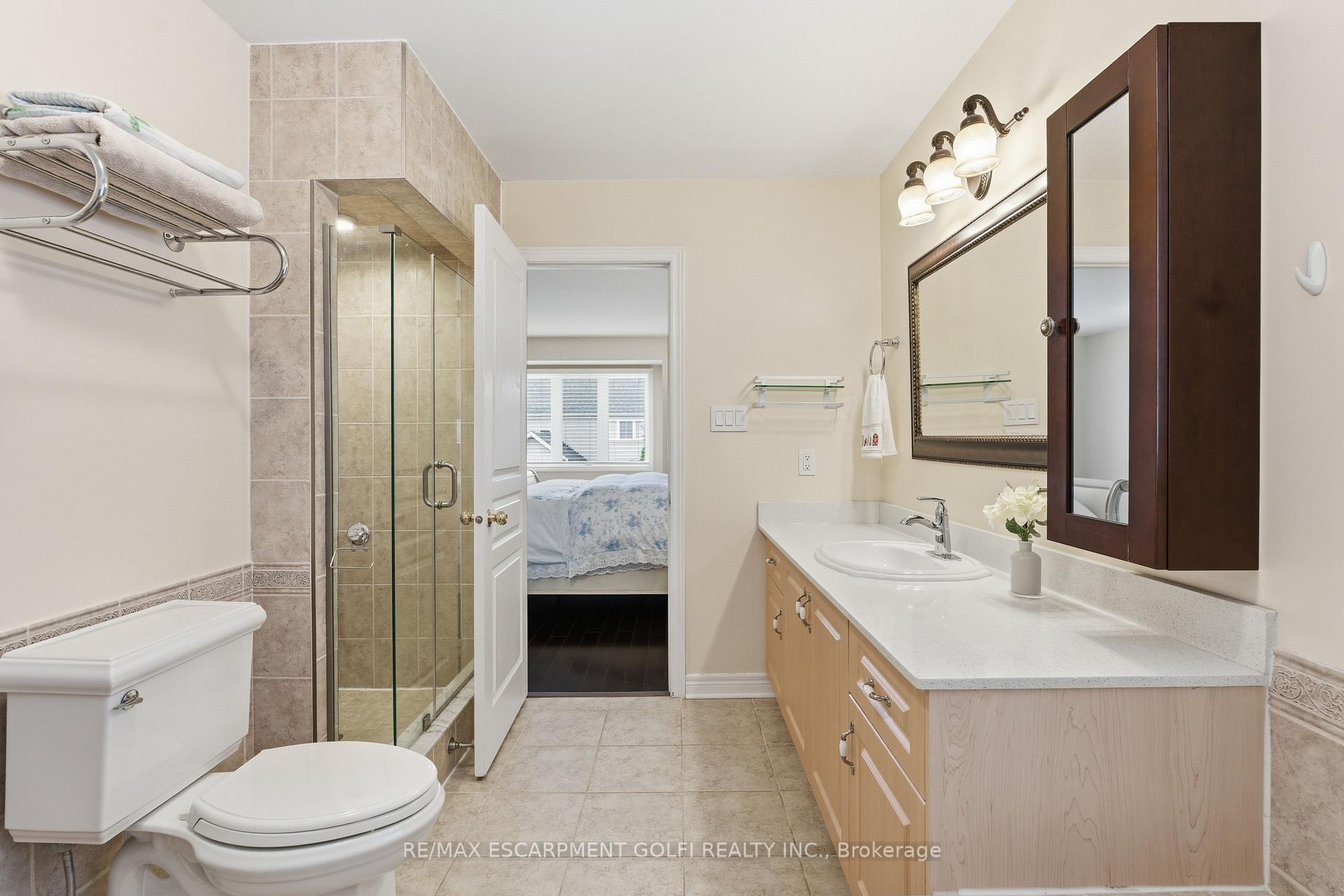 Photo 19 of 57 Yorkshire Drive, Hamilton, Meadowlands — HOMEH